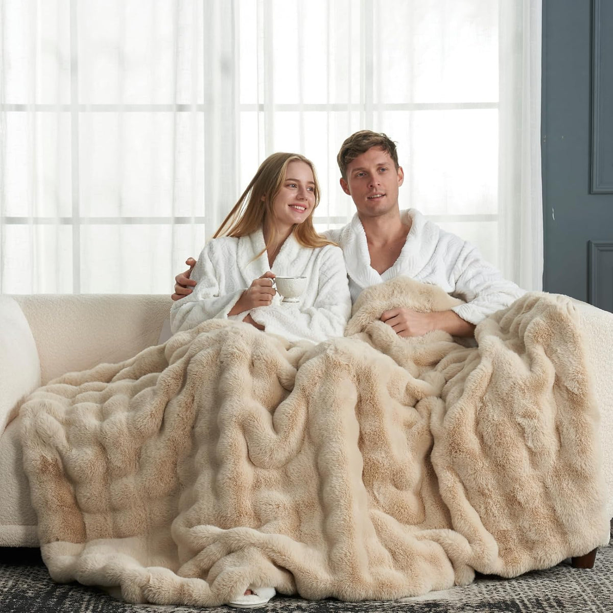 Cozy Bliss Faux Fur Throw Blanket for Couch, Fuzzy Soft Plush Thick Bubble Blanket for Sofa Bedroom