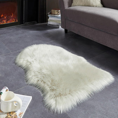 AMTOVO Faux Fur Rug, Light Grey Small Area Rug, Fluffy Sheepskin Rug, Fuzzy Ultra Soft 2 x 3 ft