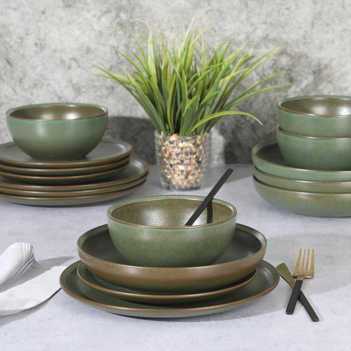 Gibson Elite Beckett Stoneware Matte Reactive Glaze 16 Piece (Service for 4) Plates and Bowls