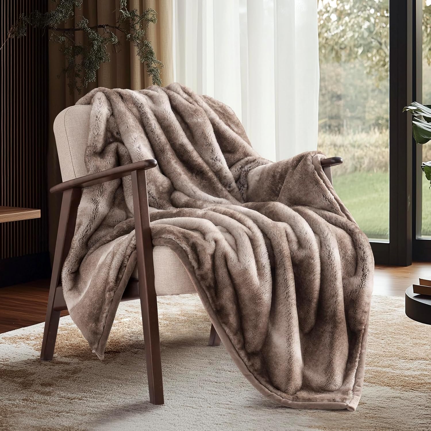 Ultra Soft Luxury Fluffy Mink Faux Fur Throw Blanket, Thick Warm Fall Winter Blankets for Bed