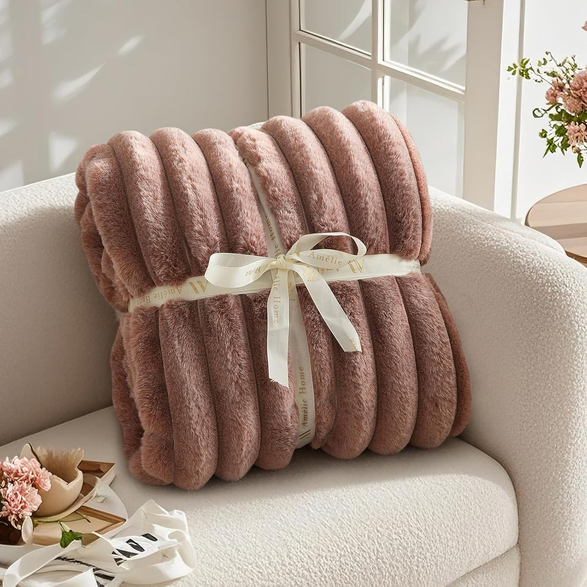 Amélie Home Faux Fur Throw Blanket for Couch, Ultra Cozy Fuzzy Fluffy Fur Luxurious Soft Striped