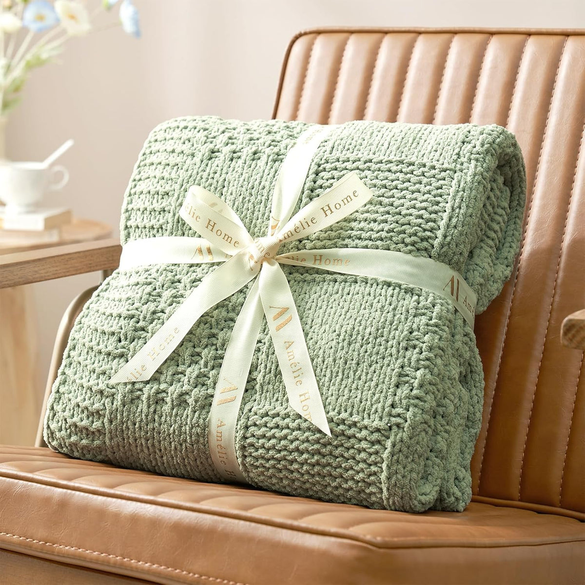 Amélie Home Chenille Knit Throw Blanket for Couch, Checkered Texture Decorative Soft Blanket for