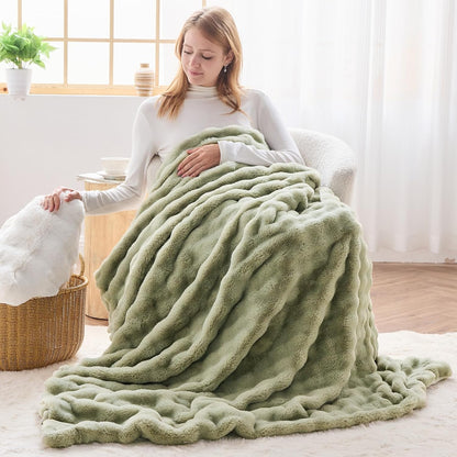 NEWCOSPLAY Faux Fur Twin Blanket Sage Green Bubble Blanket Thick Warm Soft for Couch Sofa Bed