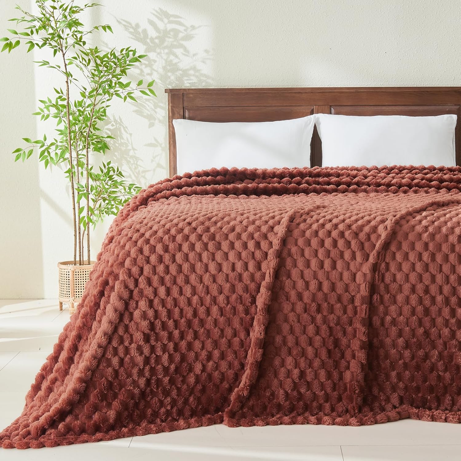 NEWCOSPLAY Super Soft Queen Blanket Coffee Premium Silky Flannel Fleece 3D Clouds Stylish Jacquard