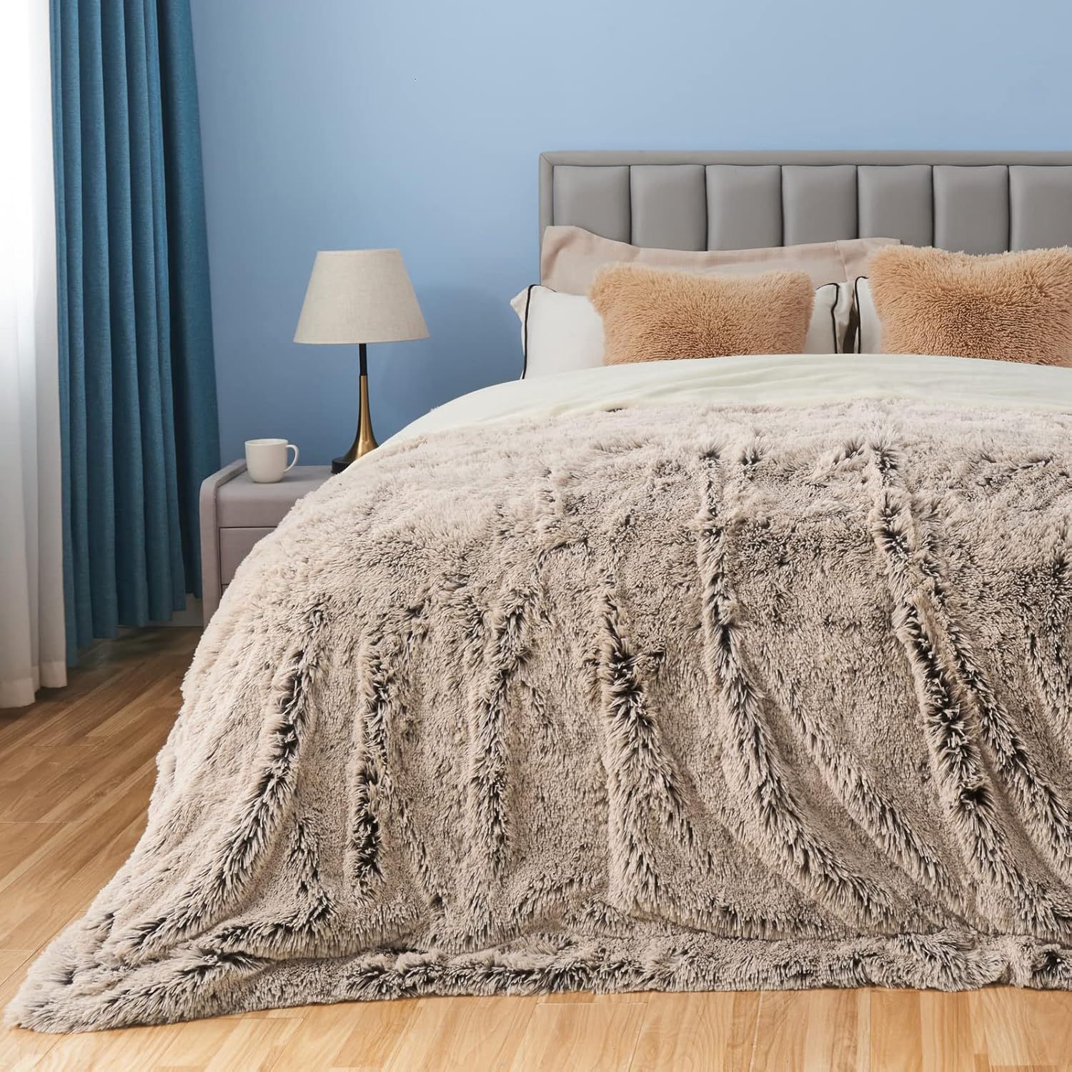 GONAAP Fuzzy Faux Fur Throw Blanket Queen Size Frosty Brown Super Soft Cozy Plush Fuzzy Shaggy
