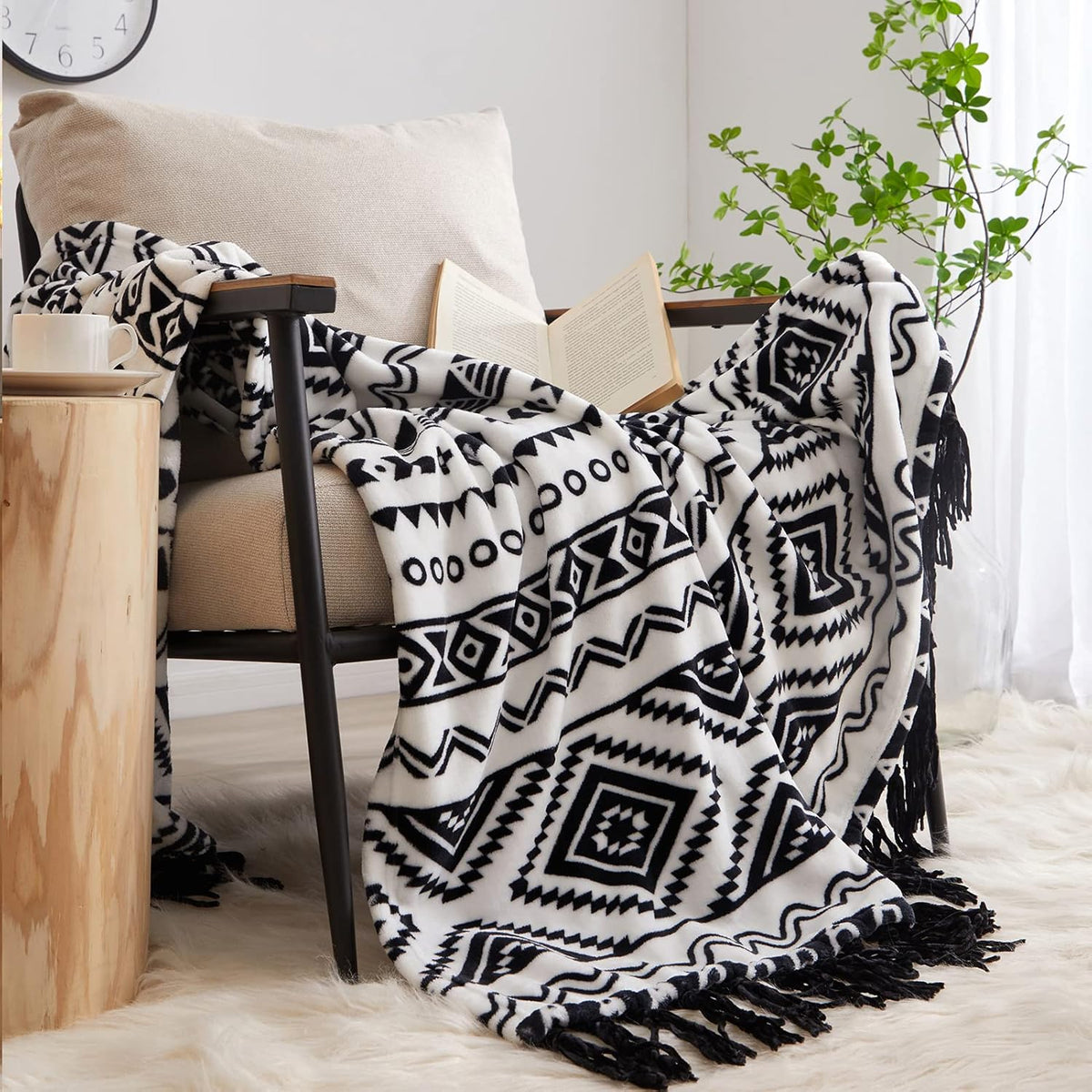 CASAAGUSTO Boho Throw Blanket - Black and White Decorative Blankets with Tassel, Printed Flannel