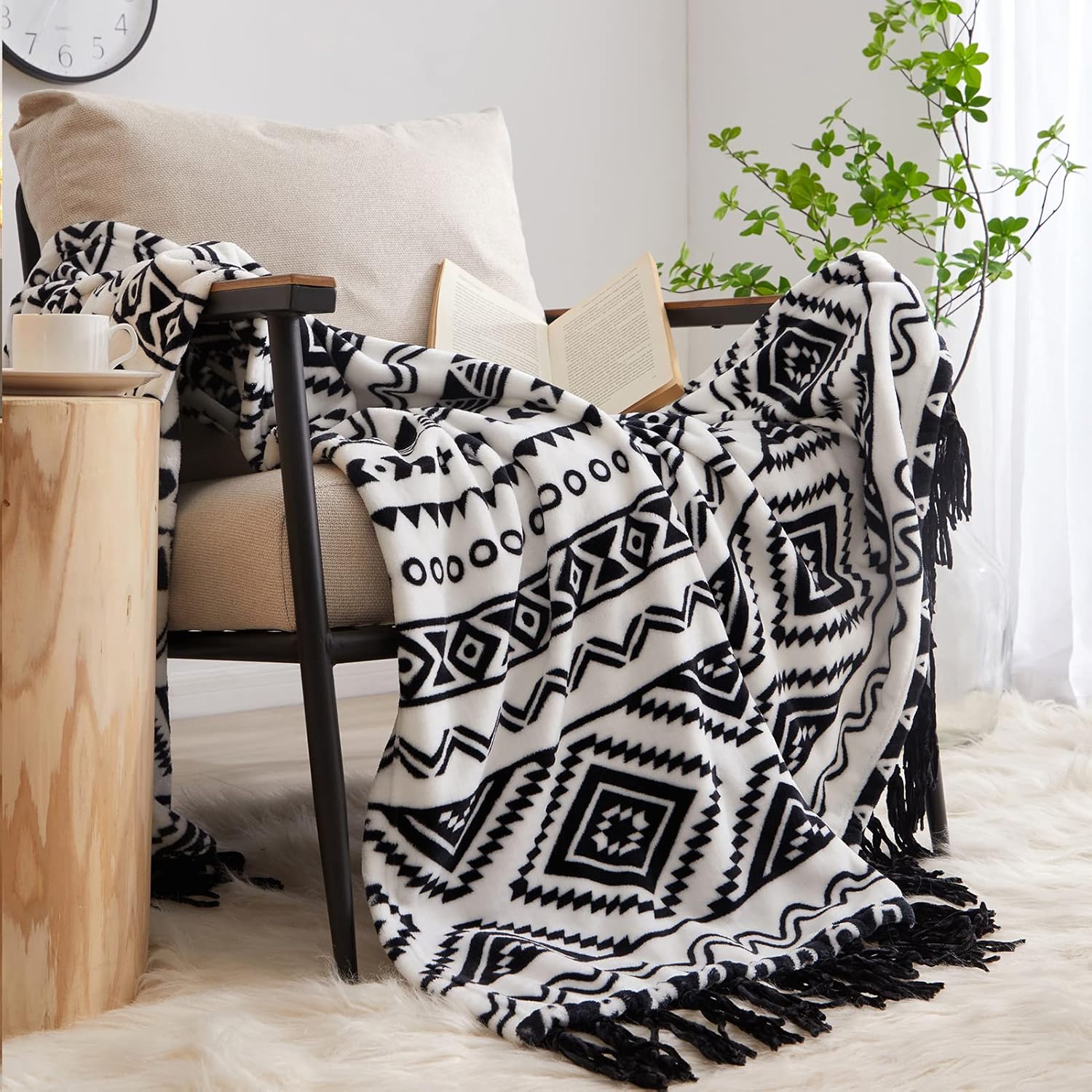 CASAAGUSTO Boho Throw Blanket - Black and White Decorative Blankets with Tassel, Printed Flannel