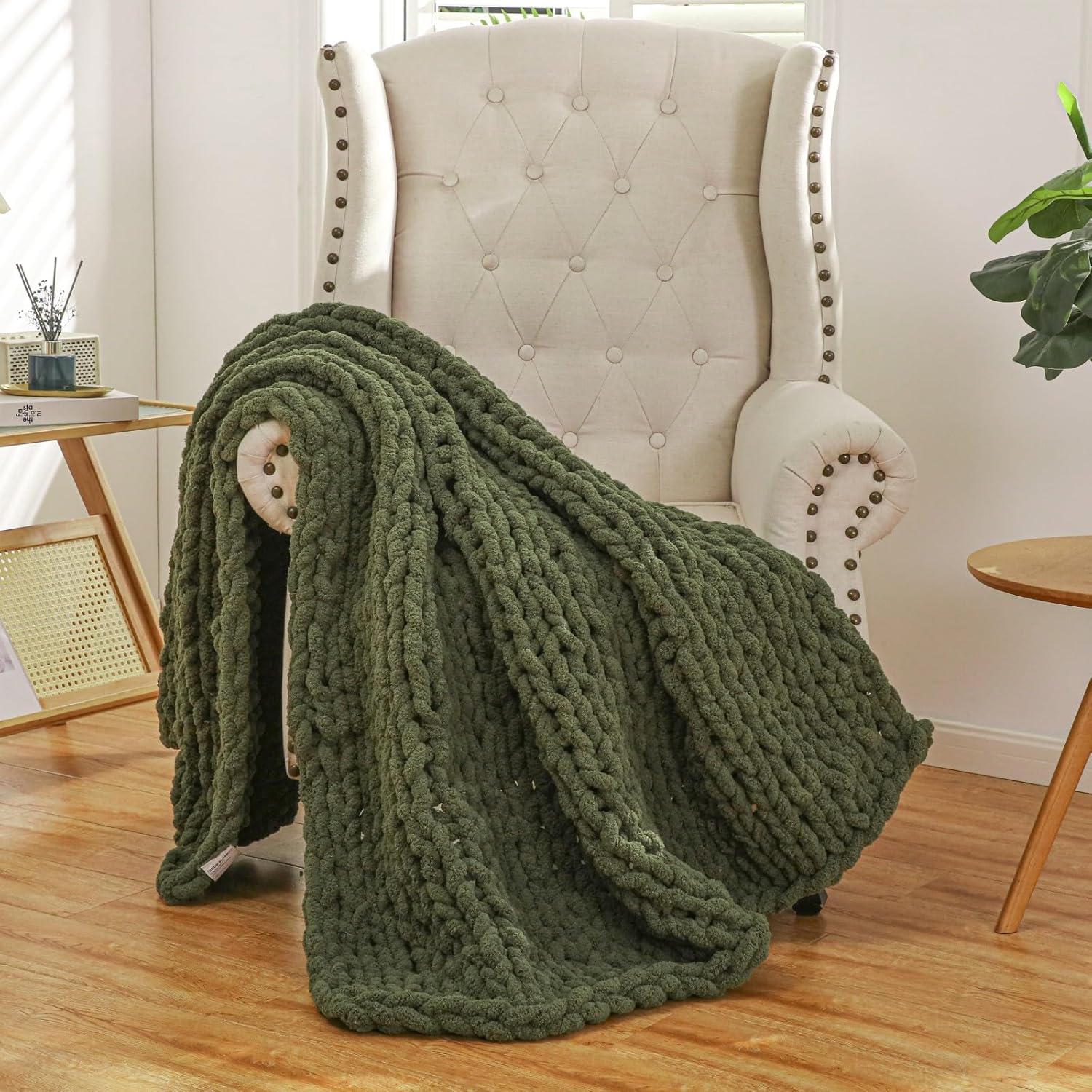 WESHIONGOO Chunky Knit Blanket Throw 50"×60" Knitted Throw Blankets for Couch Bed Fluffy Soft