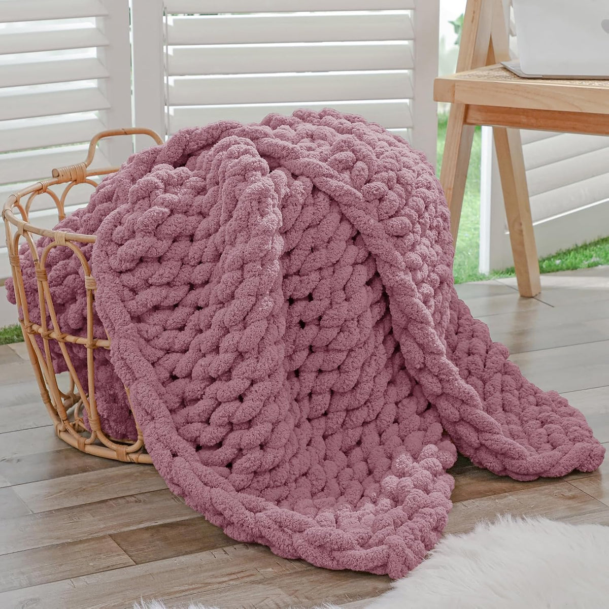 Bigacogo Chunky Knit Throw Blanket for Couch, 40x40 inches, 100% Hand Knitted with Thick Jumbo