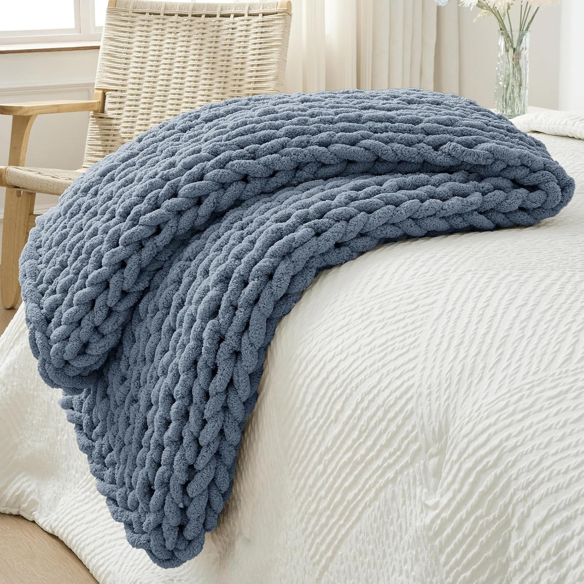 Bigacogo Chunky Knit Throw Blanket for Couch, 40x60 inches, 100% Hand Knitted with Thick Jumbo