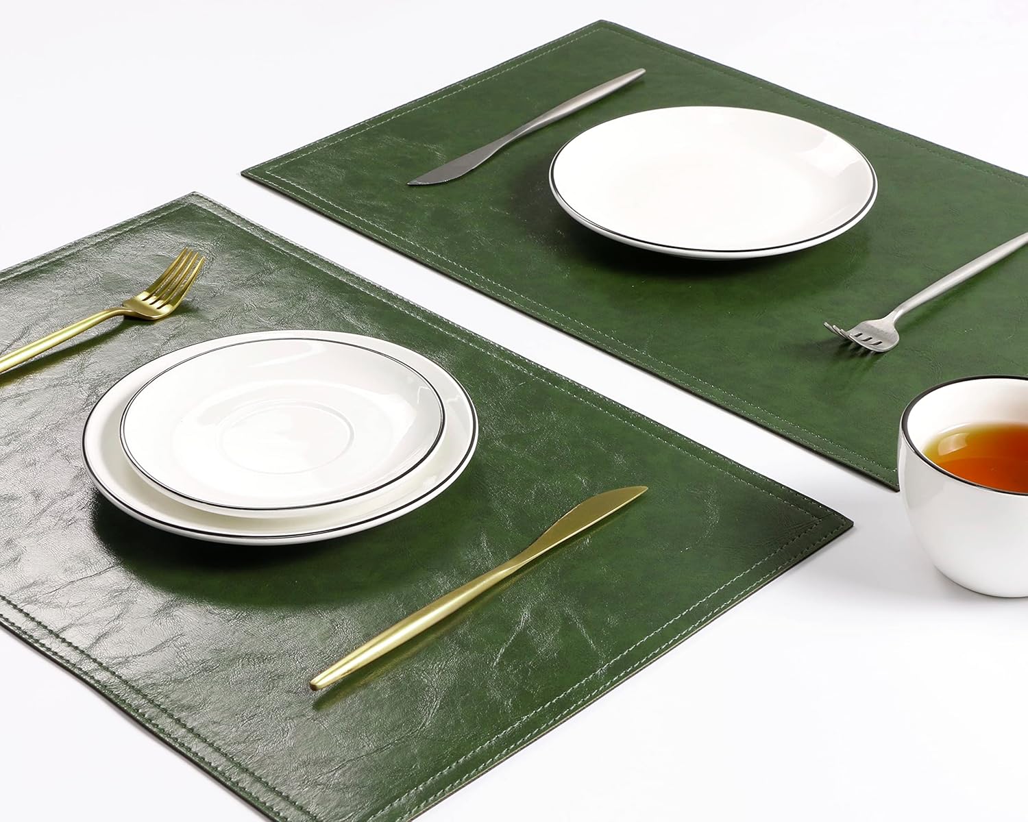 Waterproof PU Placemats, Faux Leather Dining Table Mat, Set of 4, Easy to Wipe Off Scrub Vinyl Mat