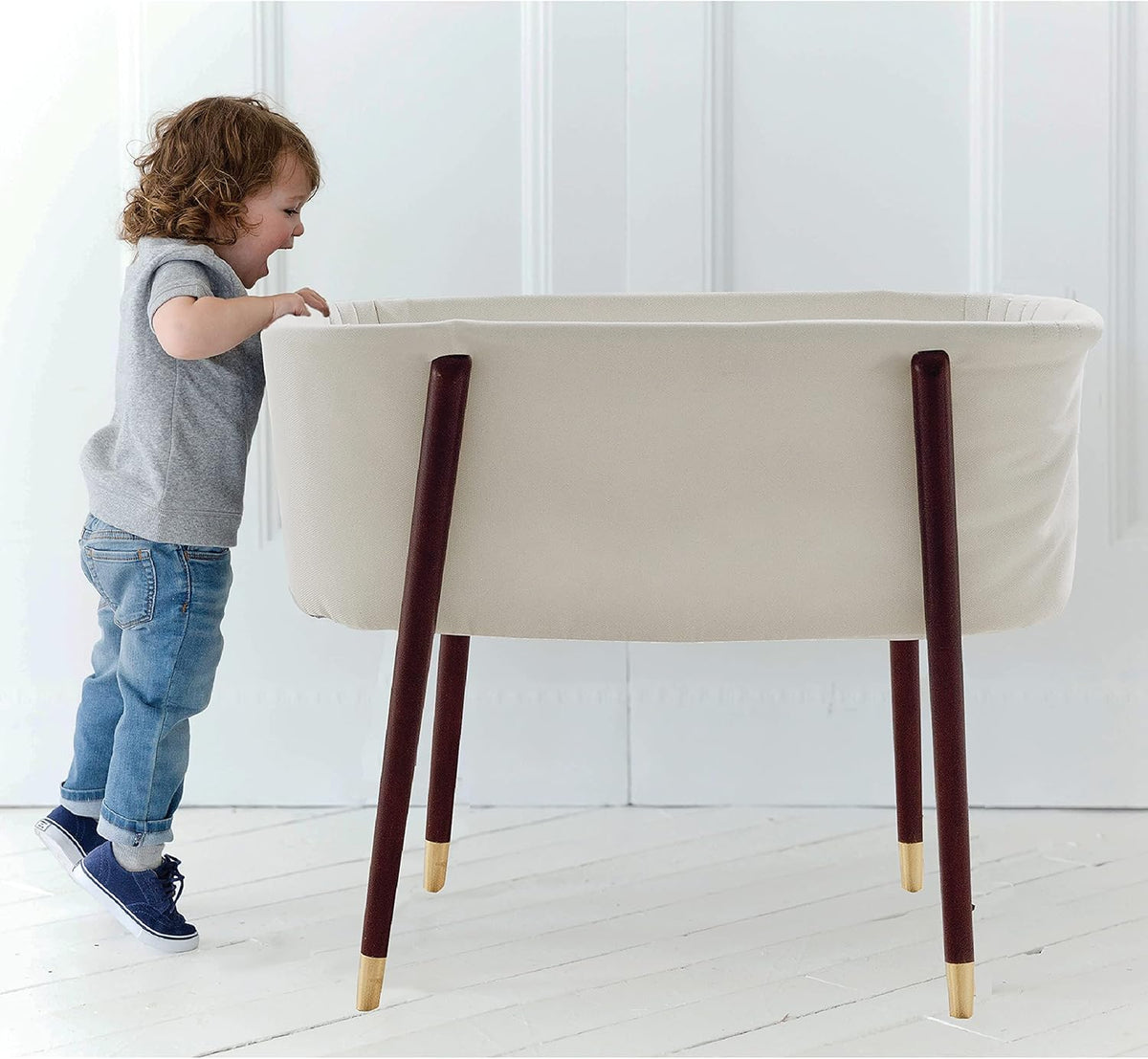 Sova Portable Baby Bassinet, Mid-Century Design with Extra Deep Walls for Newborns and Babies