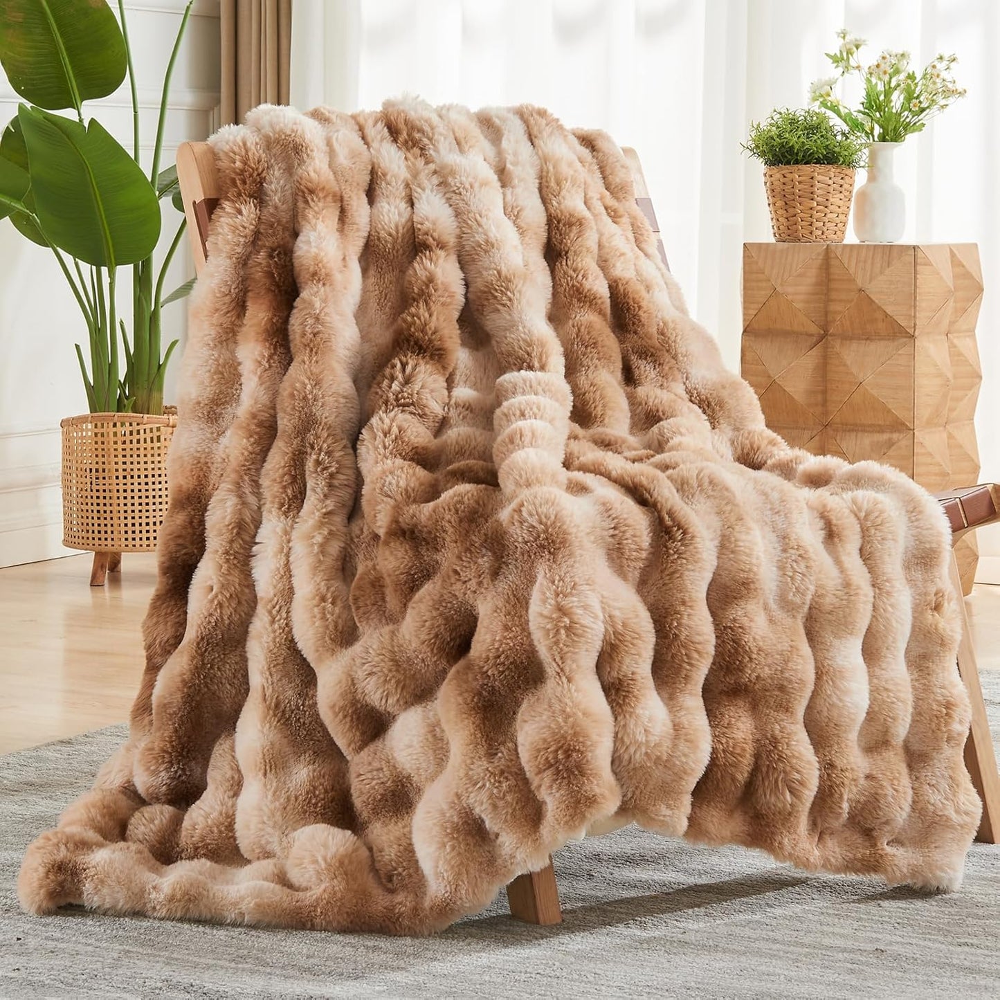 NEWCOSPLAY Faux Fur Twin Blanket Tie-dye Beige Luxury Fluffy Thick Warm Bubble Blanket for Couch