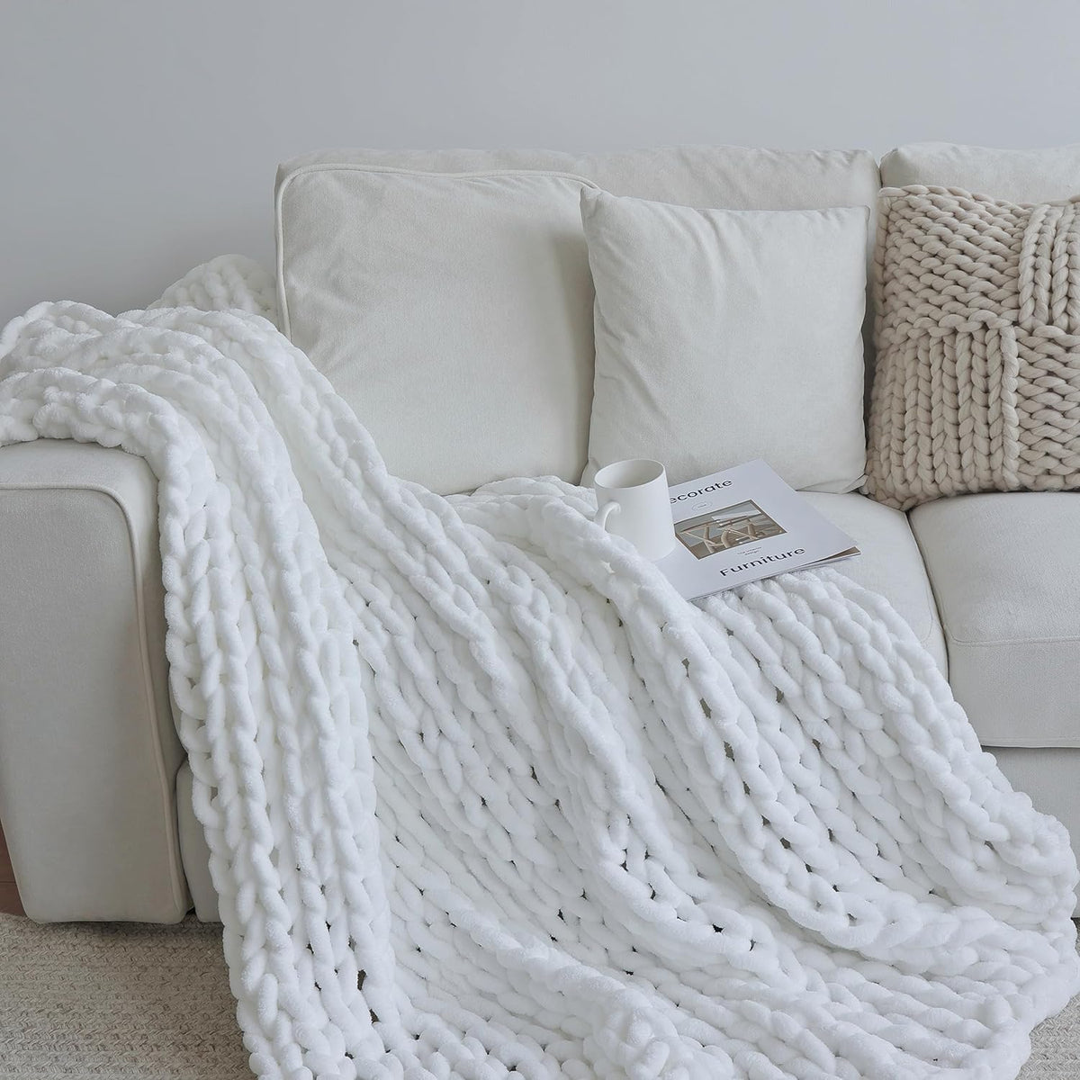Maetoow Chenille Chunky Knit Blanket Throw （40×50 Inch）, Handmade Warm & Cozy Blanket Couch, Bed