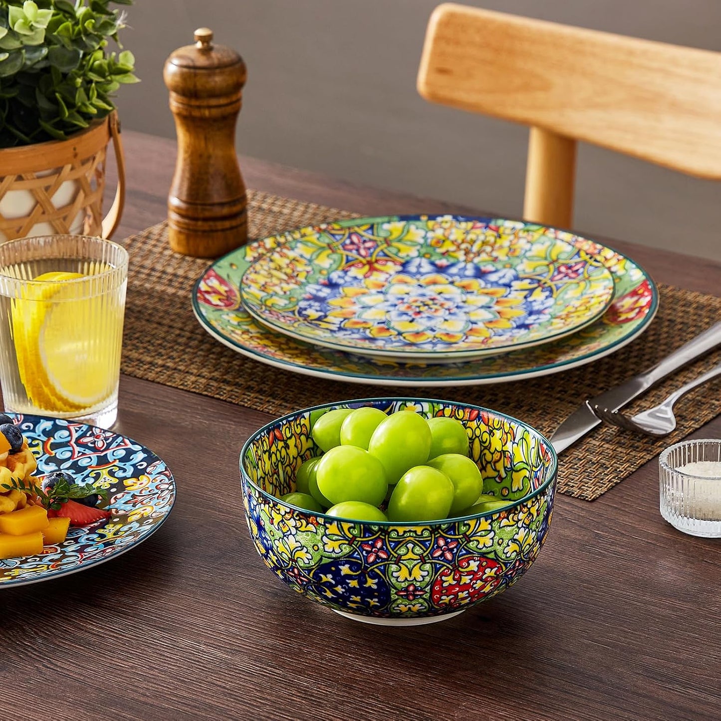 vancasso 18 Pieces Dinnerware Sets, Plates and Bowls Set, Porcelain Dishes Set for 6, Microwave and