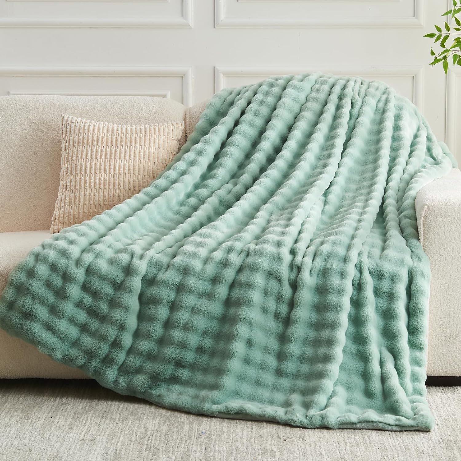 NEWCOSPLAY Faux Fur Throw Blanket Sage Green Bubble Blanket Thick Warm Soft for Couch Sofa Bed