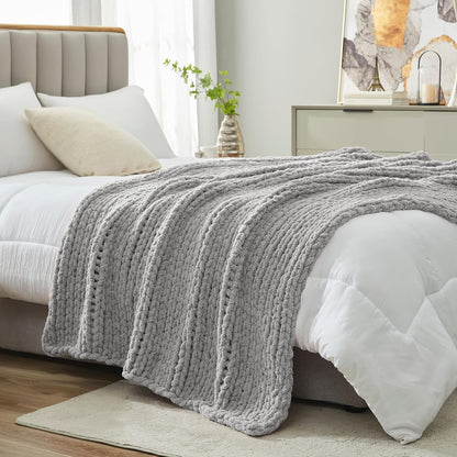 Amélie Home Chunky Knit Throw Blanket for Couch, Soft Chenille Crochet Blanket for Children