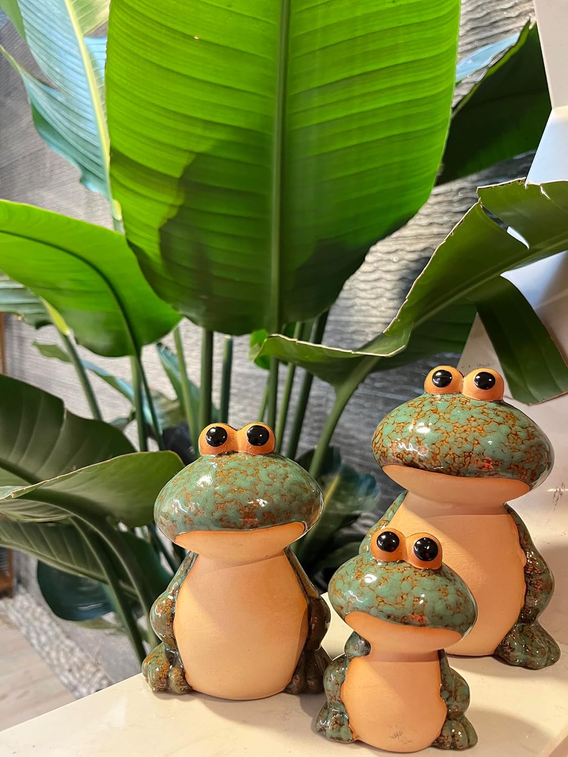 Frog Garden Decor Set of 3,Funny Cute Ceramic Frog Garden Statues Yard Decoration Outdoor Holiday