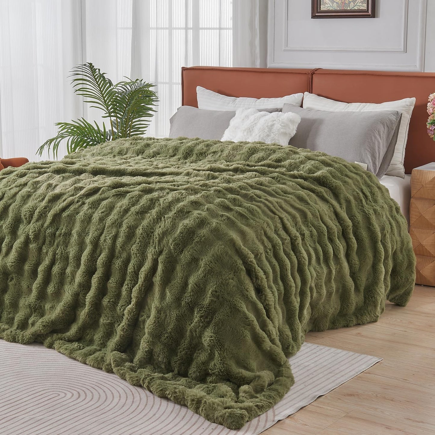 Lotus Karen Faux Fur Blanket Dark Green - Big Bubble Rabbit Fluff King Blankets for The Bed,Softest