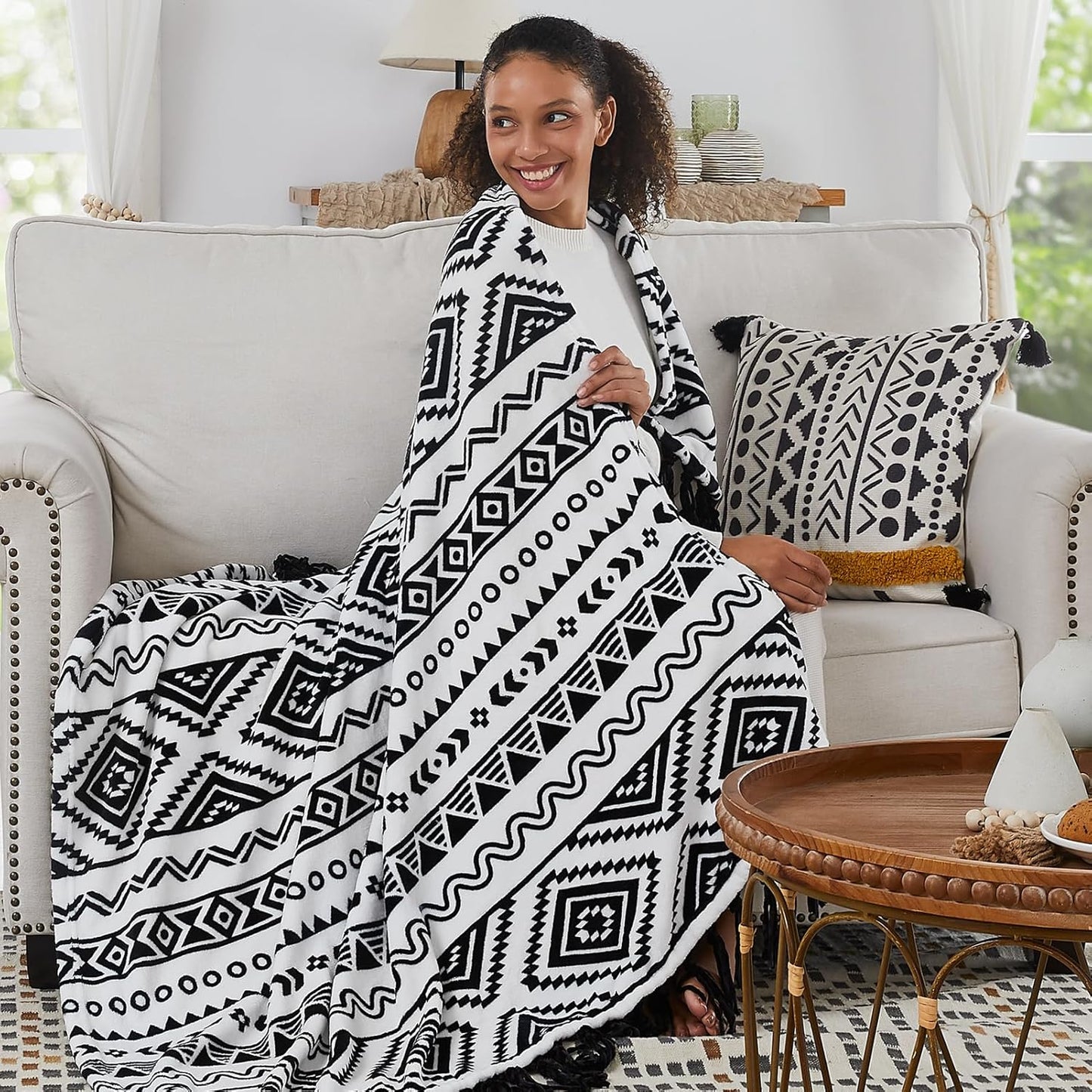 CASAAGUSTO Boho Throw Blanket - Black and White Decorative Blankets with Tassel, Printed Flannel