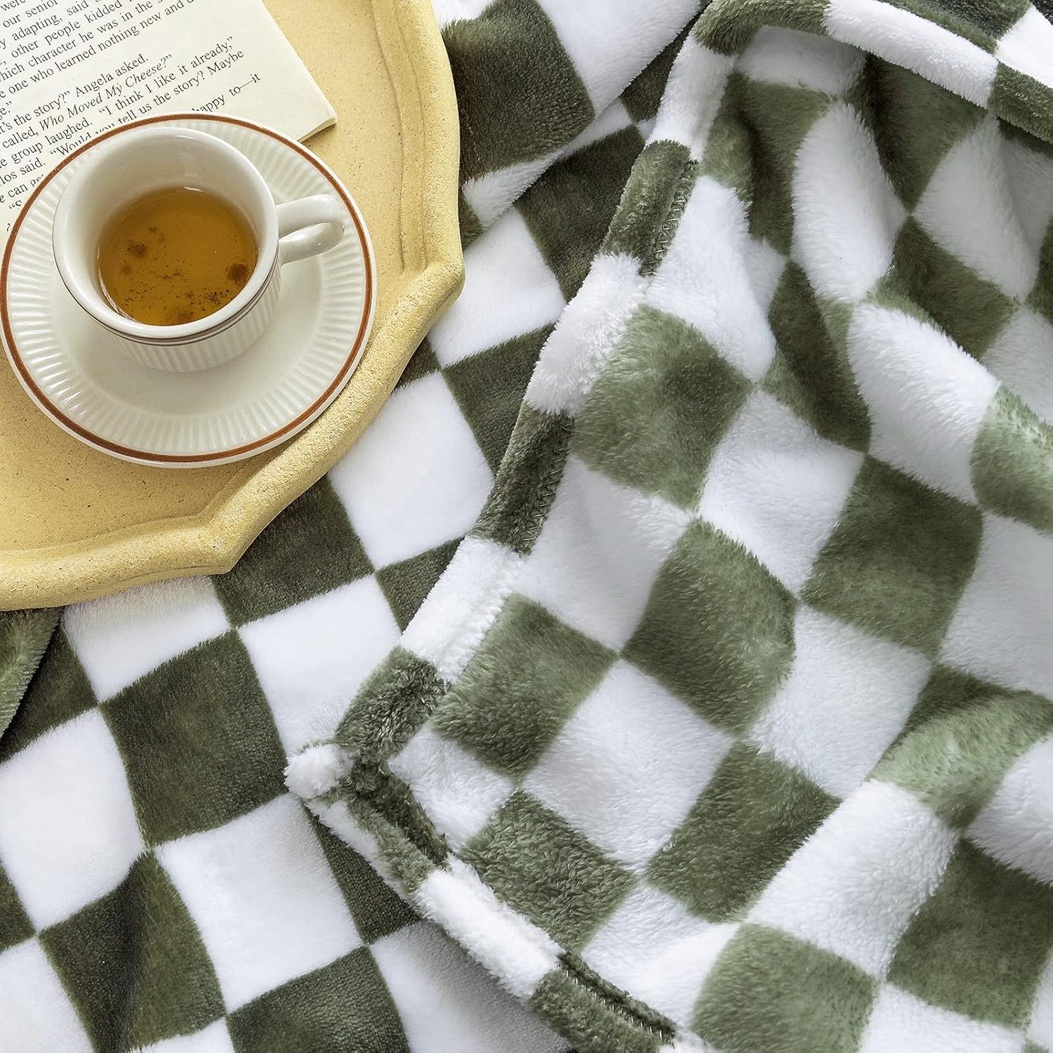 LOMAO Throw Blankets Flannel Blanket with Checkerboard Grid Pattern Soft Throw Blanket for Couch