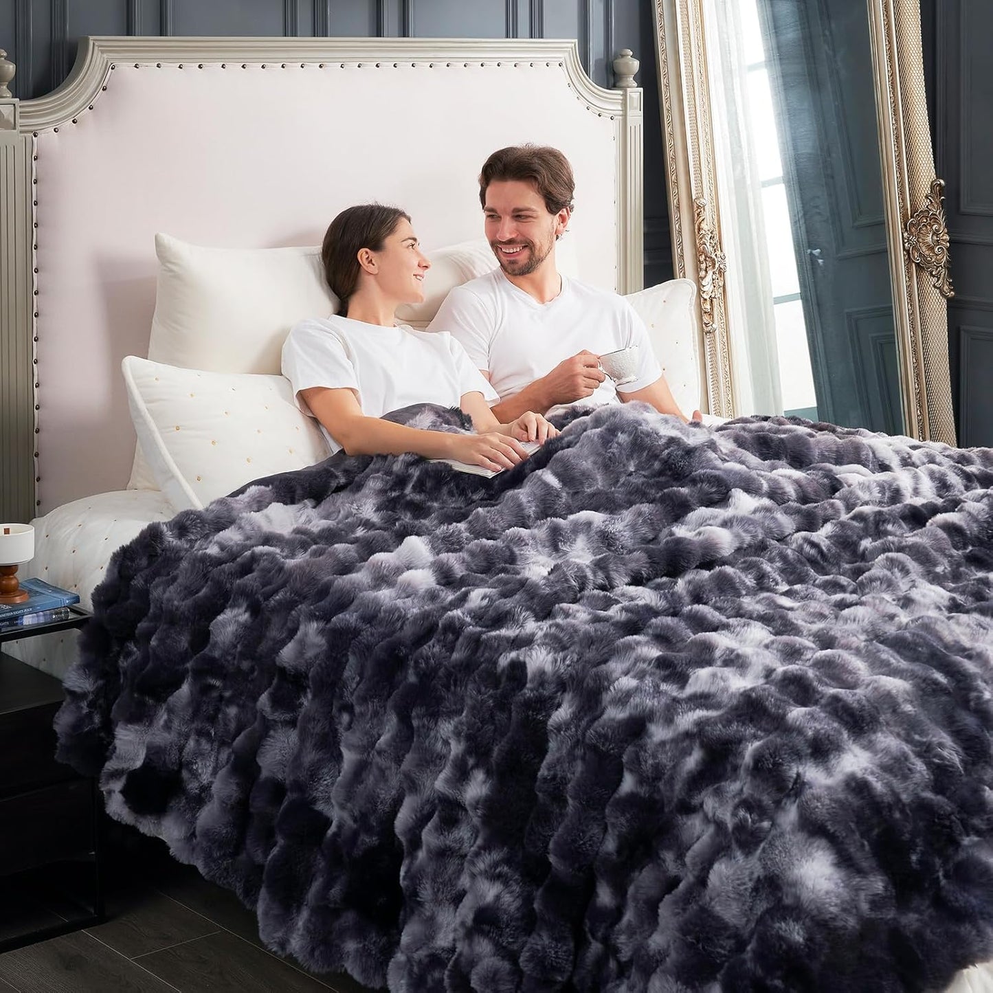 Cozy Bliss Faux Fur Throw Blanket for Couch, Fuzzy Soft Plush Thick Bubble Blanket for Sofa Bedroom