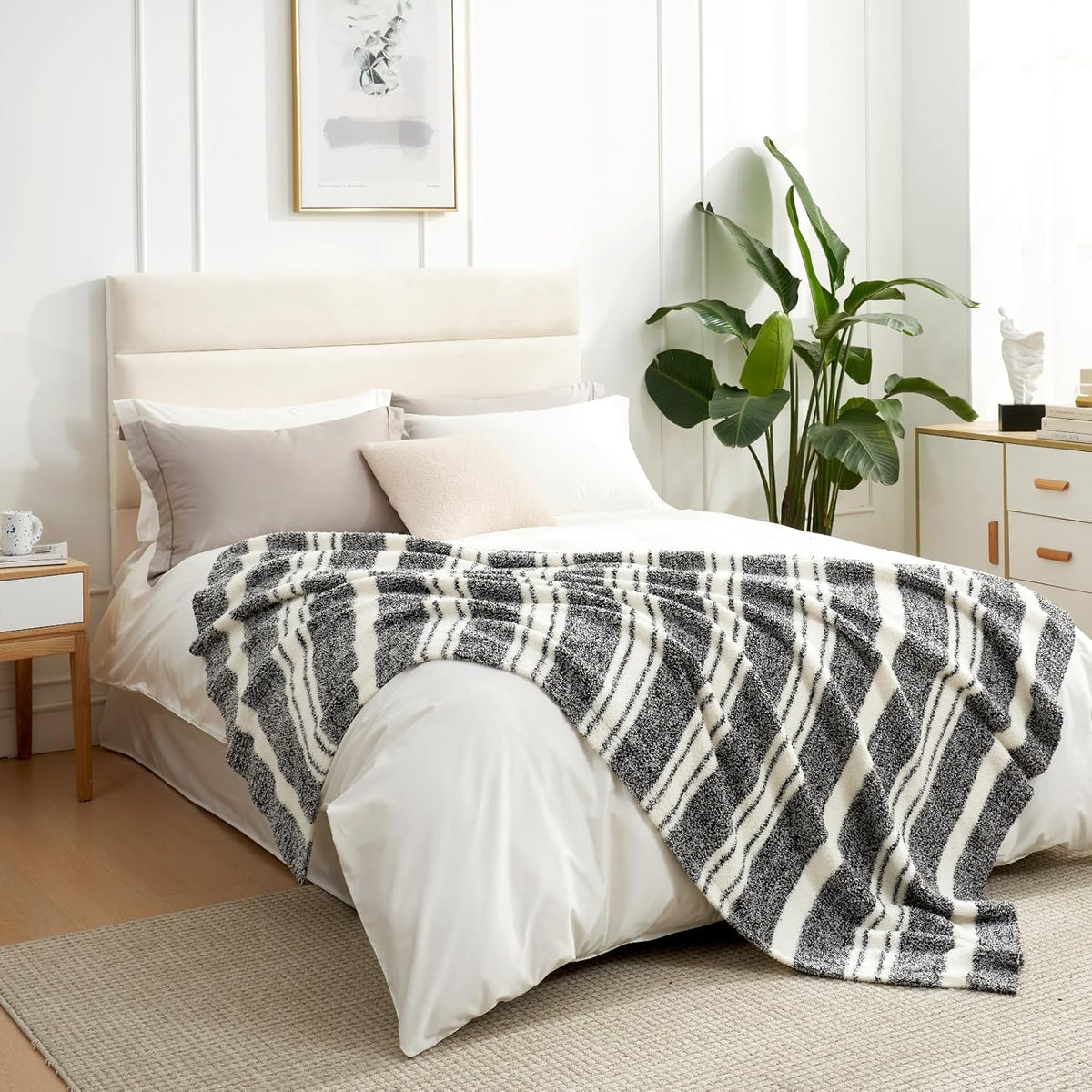 Snuggle Sac Queen Size Bed Blanket Stripe Black, Super Soft Warm Bedding Blankets Cozy Knit Fuzzy