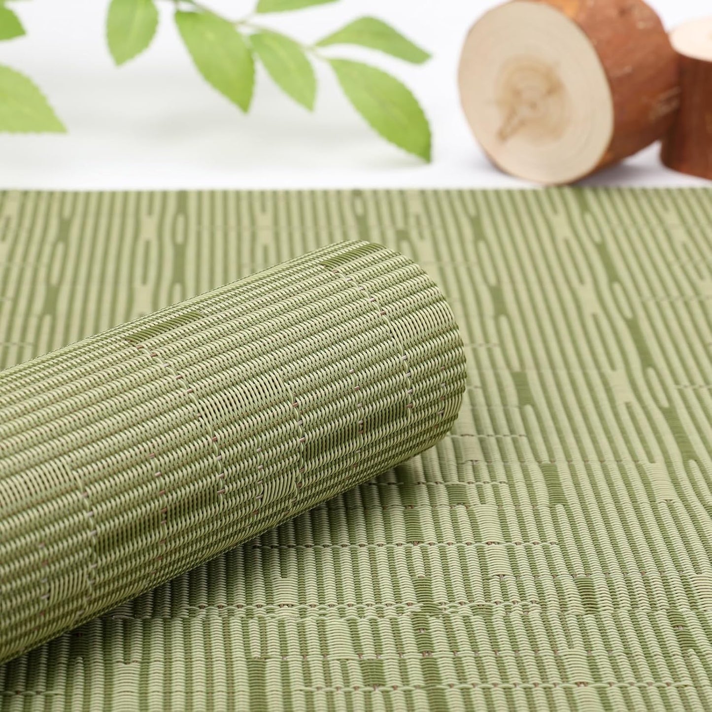 Myir JUN Placemats Set of 8, Vinyl Woven Placemats Place Mats Indoor Set of 8 Washable Table Mats