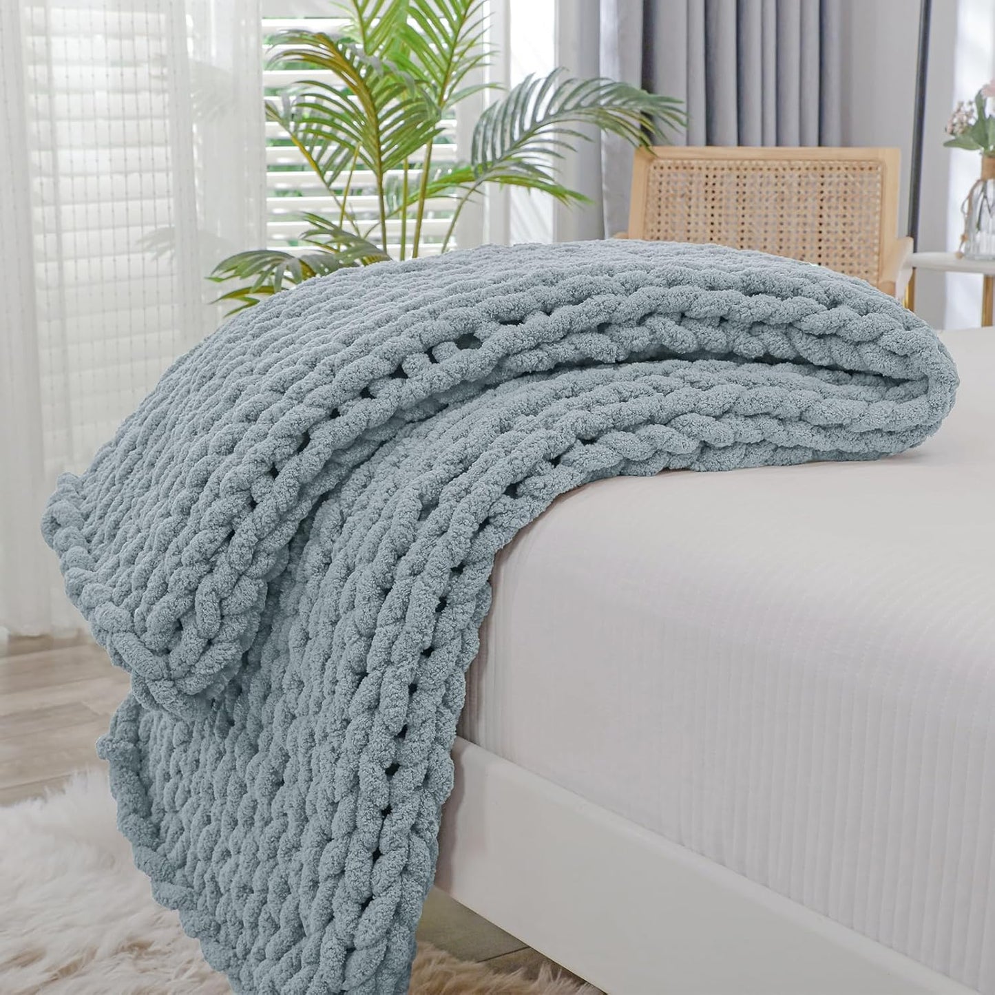Bigacogo Chunky Knit Throw Blanket for Couch, 40x60 inches, 100% Hand Knitted with Thick Jumbo