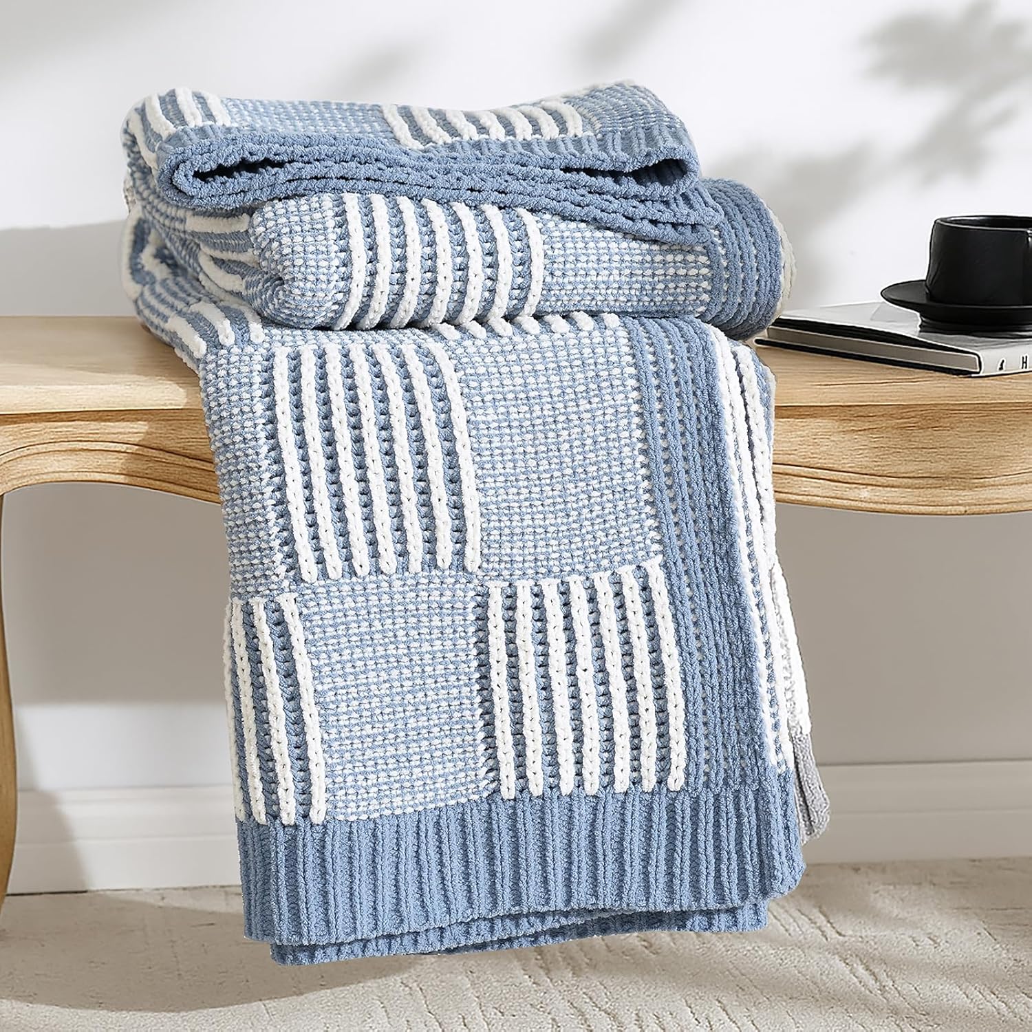 Amélie Home Chenille Knit Throw Blanket for Couch, Checkered Texture Decorative Soft Blanket for