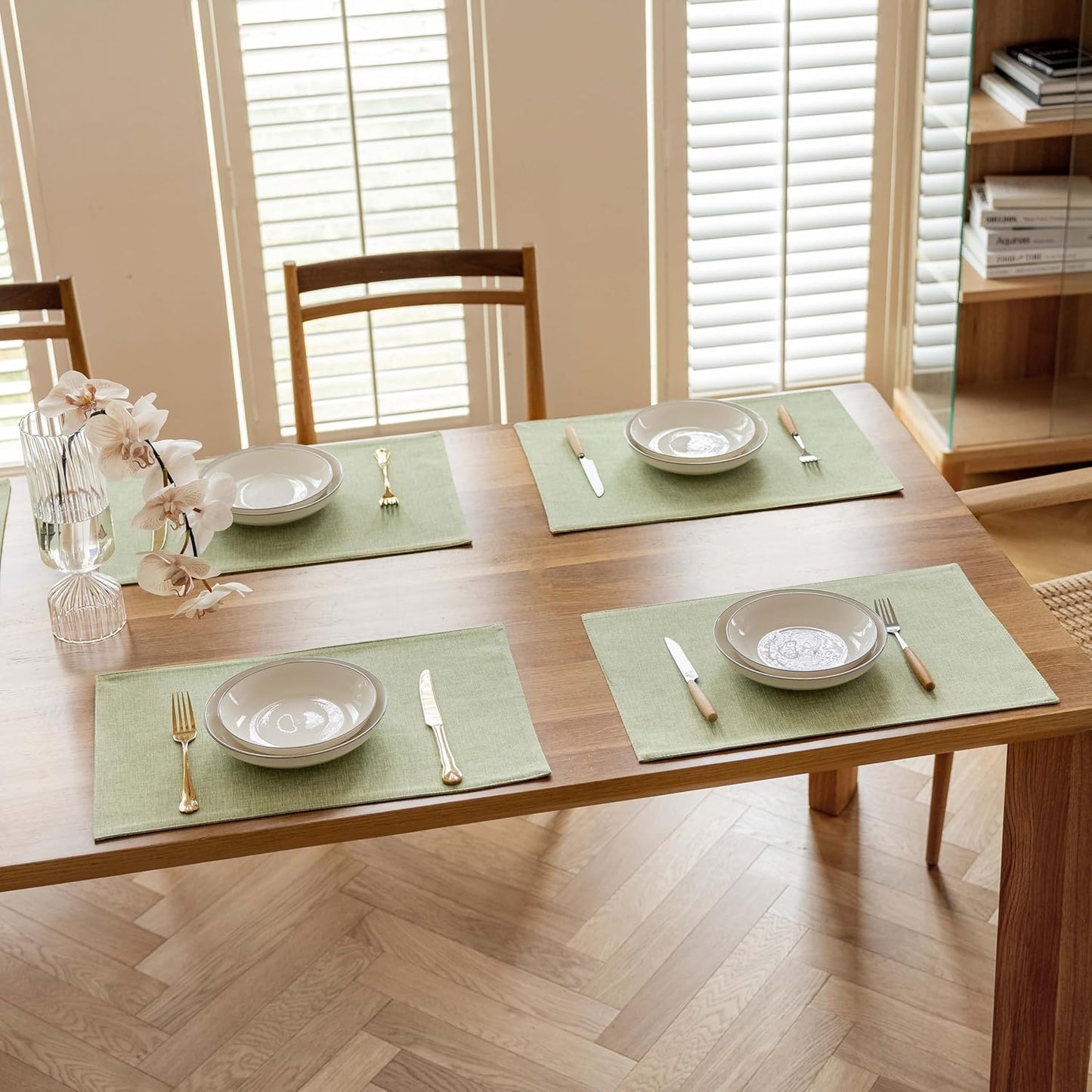 Demetex Cloth Green Placemats Set of 8 Heat Resistant Table Plate Mat Washable Linen Placemat for