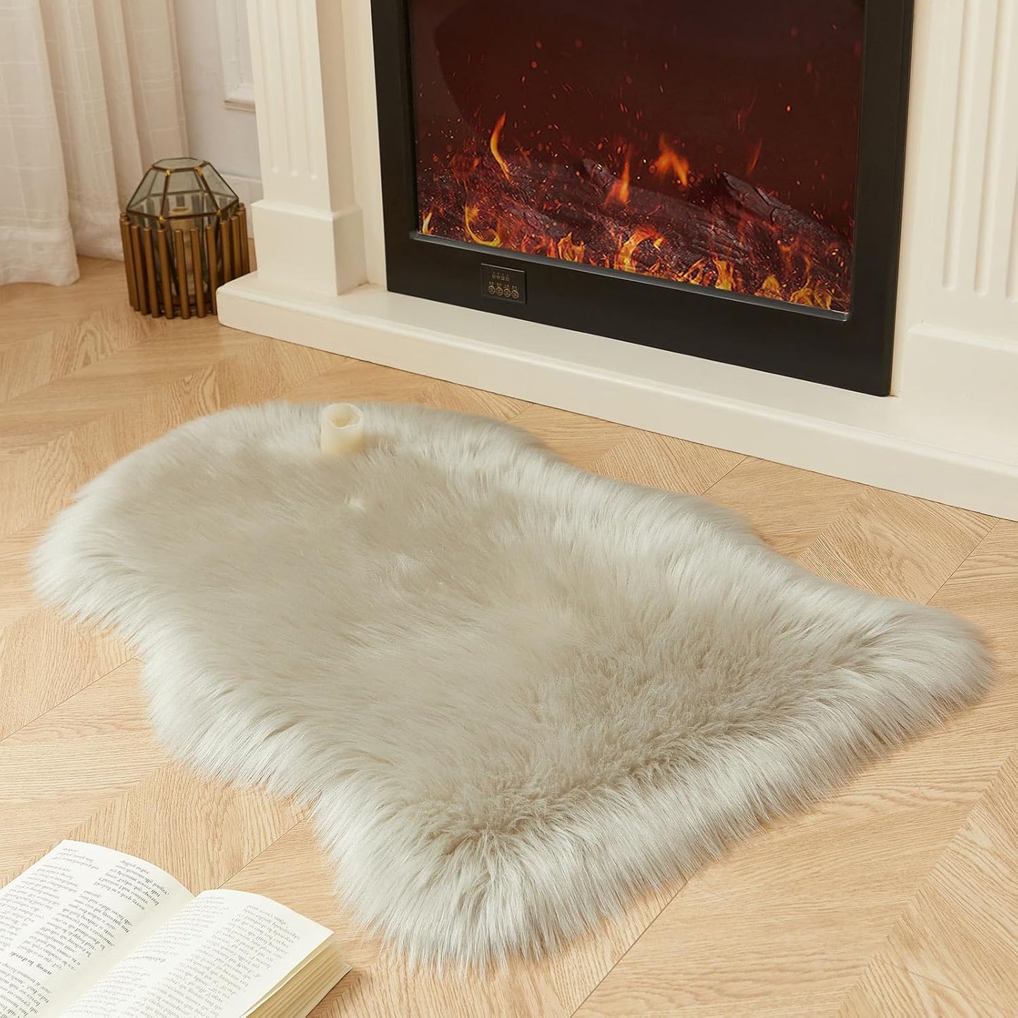 AMTOVO Faux Fur Rug, Light Grey Small Area Rug, Fluffy Sheepskin Rug, Fuzzy Ultra Soft 2 x 3 ft