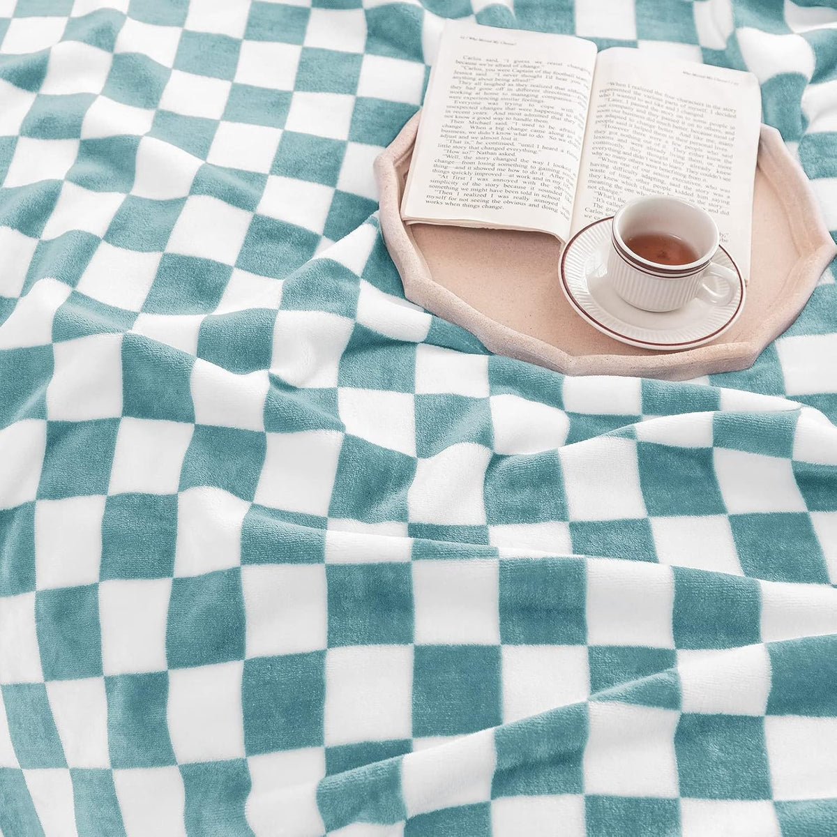 LOMAO Throw Blankets Flannel Blanket with Checkerboard Grid Pattern Soft Throw Blanket for Couch