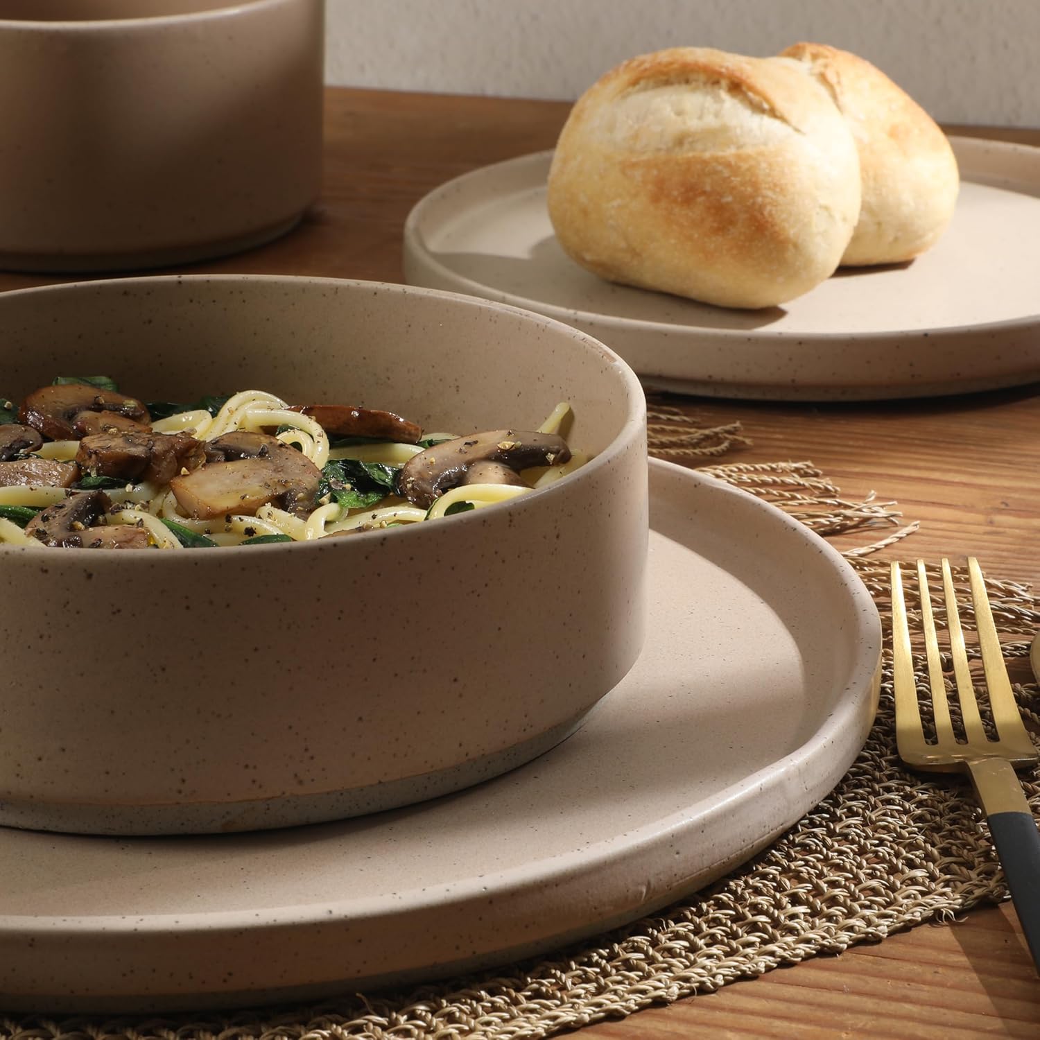 Gibson Elite Tatum Premium Porcelain Matte Reactive Glaze 16-Piece (Service for 4) Plates and Bolws
