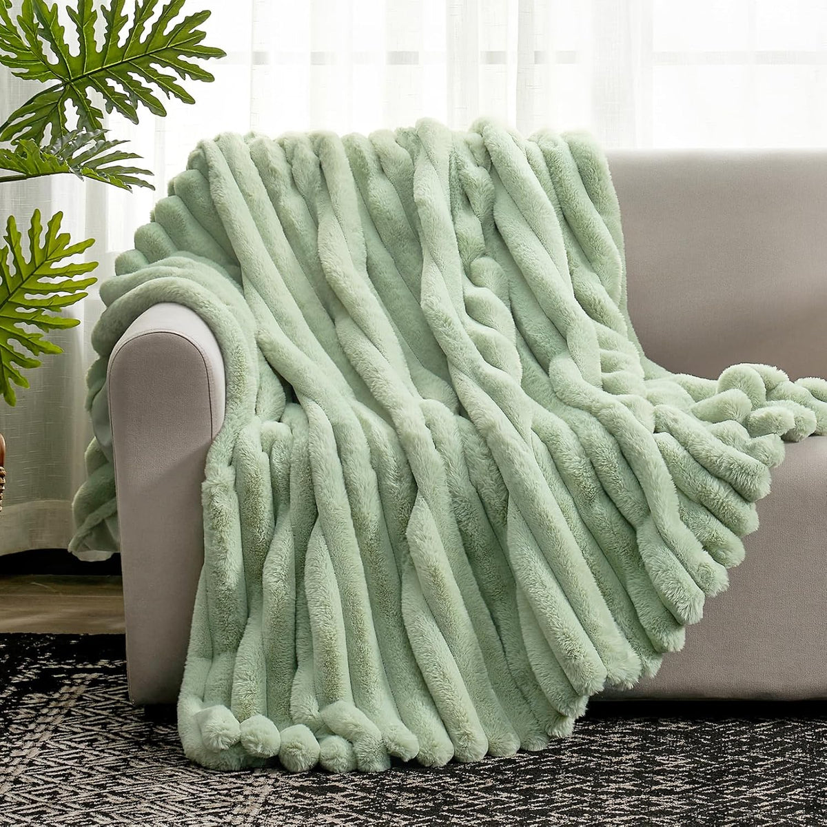 Cozy Bliss Faux Fur Throw Blanket for Couch, Cozy Warm Plush Striped Blanket for Sofa Bedroom
