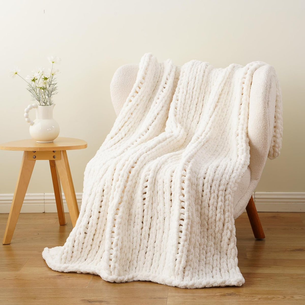 Battilo Chunky Knit Throw Blanket, Soft and Thick Chenille Throw Blanket, 50"x60" Handmade Cable