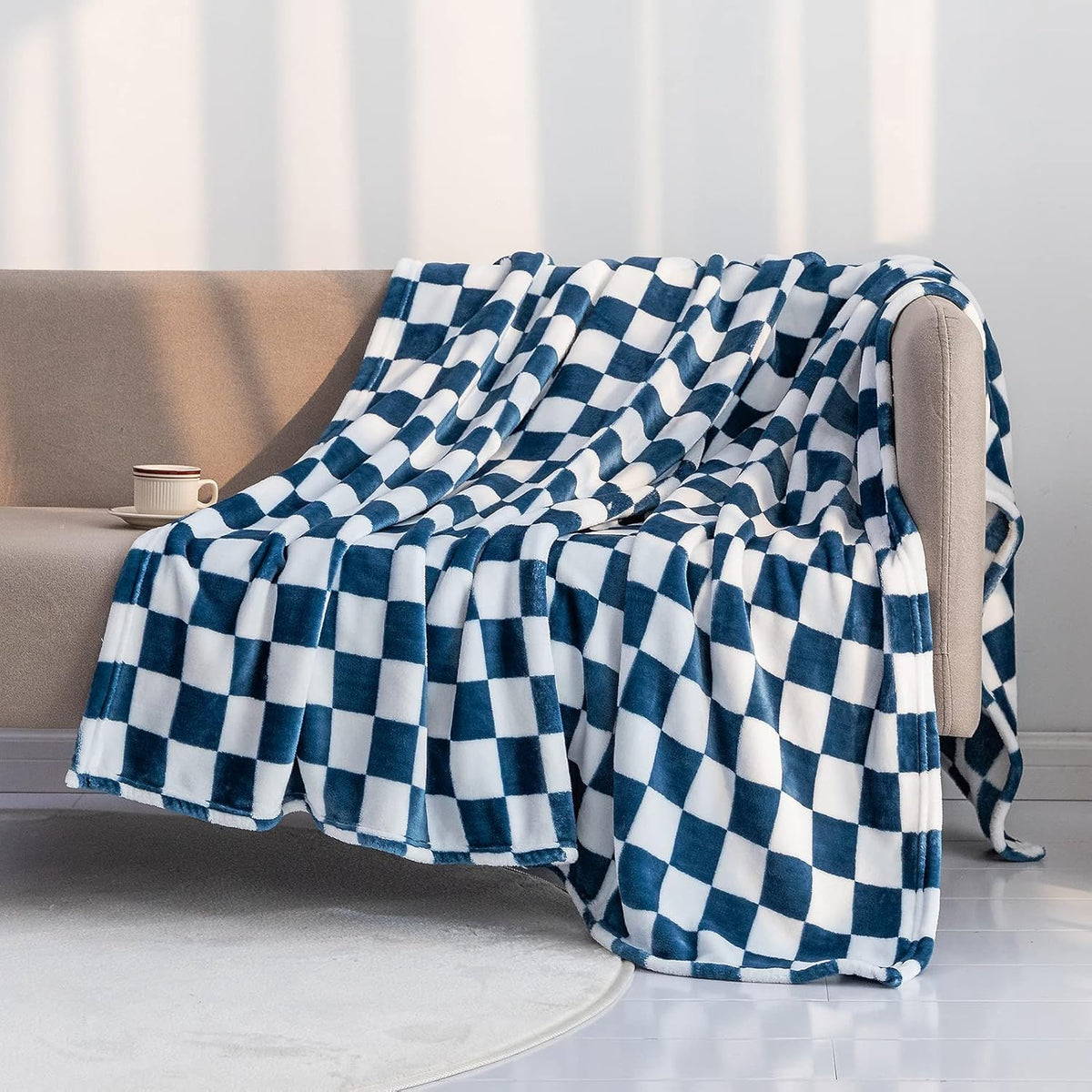 LOMAO Throw Blankets Flannel Blanket with Checkerboard Grid Pattern Soft Throw Blanket for Couch