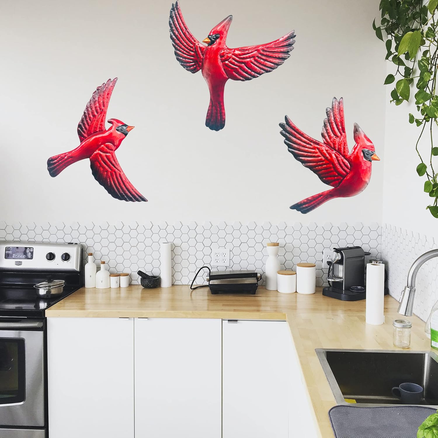 J-Fly Metal Red Bird Wall Decoration Bird Wall Hanging Decor Outdoor Metal Wall Art Cardinal