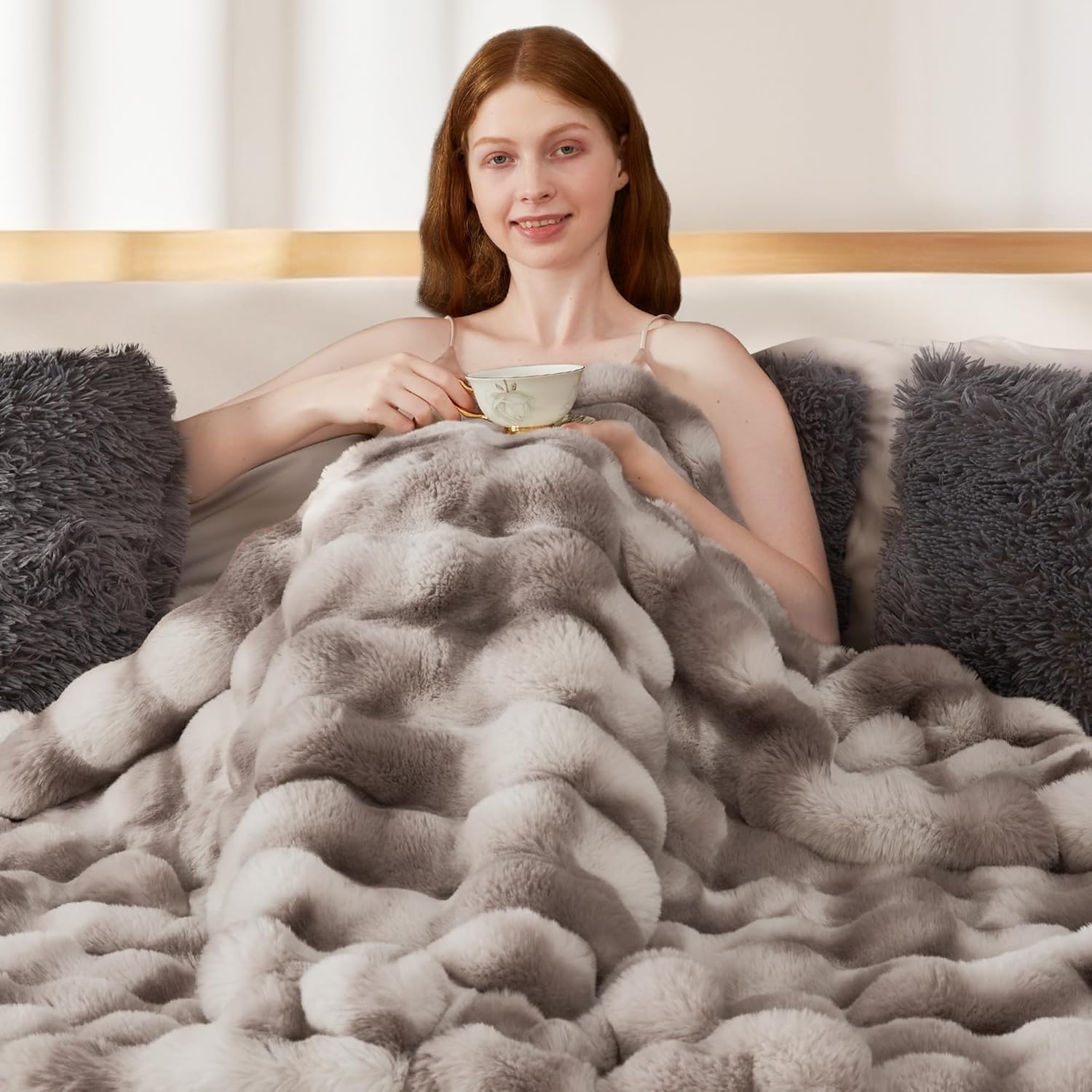 Touchat Luxury 1000GSM Rabbit Faux Fur Blanket, Super Heavy Warm Cozy Brown Blankets for Couch Bed