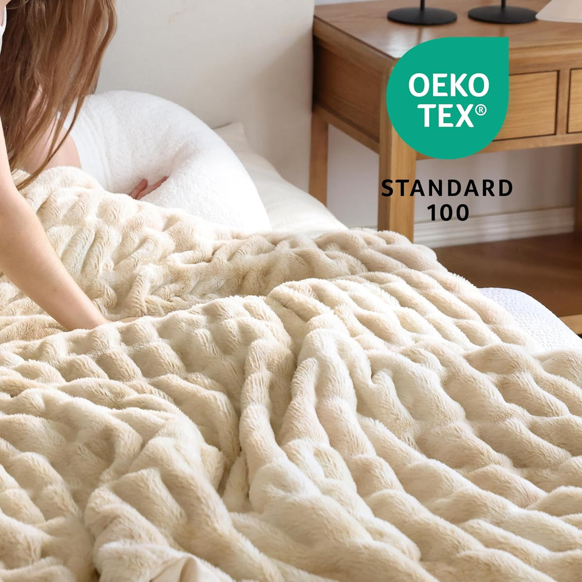 Faux Fur Blanket, Twin Size Oversized Throw Blanket for Couch, Fluffy Blanket with Stretch Ruched