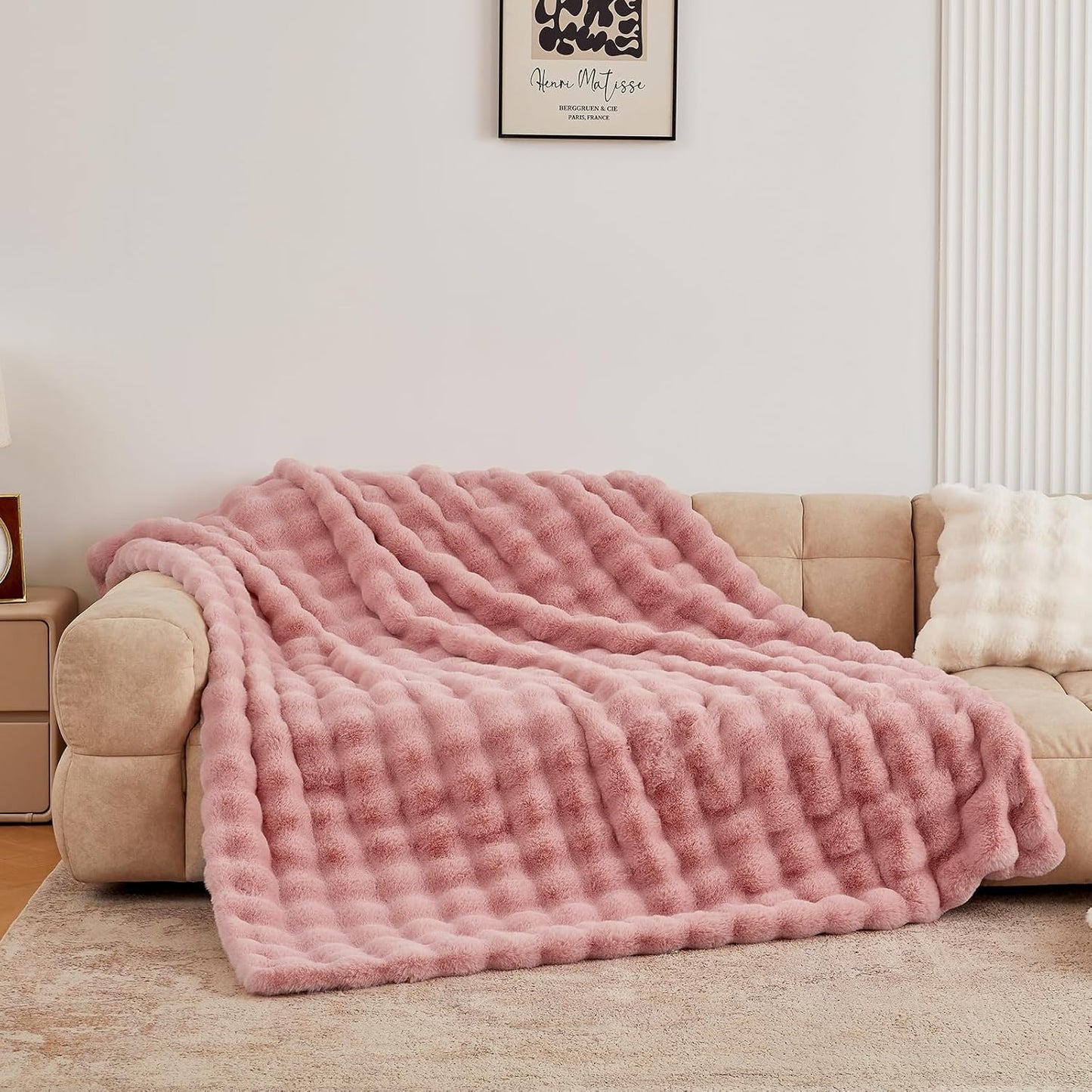 BENVWE Faux Fur Throw Blanket for Couch Bed - Fluffy Soft Thick Bubble Blanket for Living Room Home