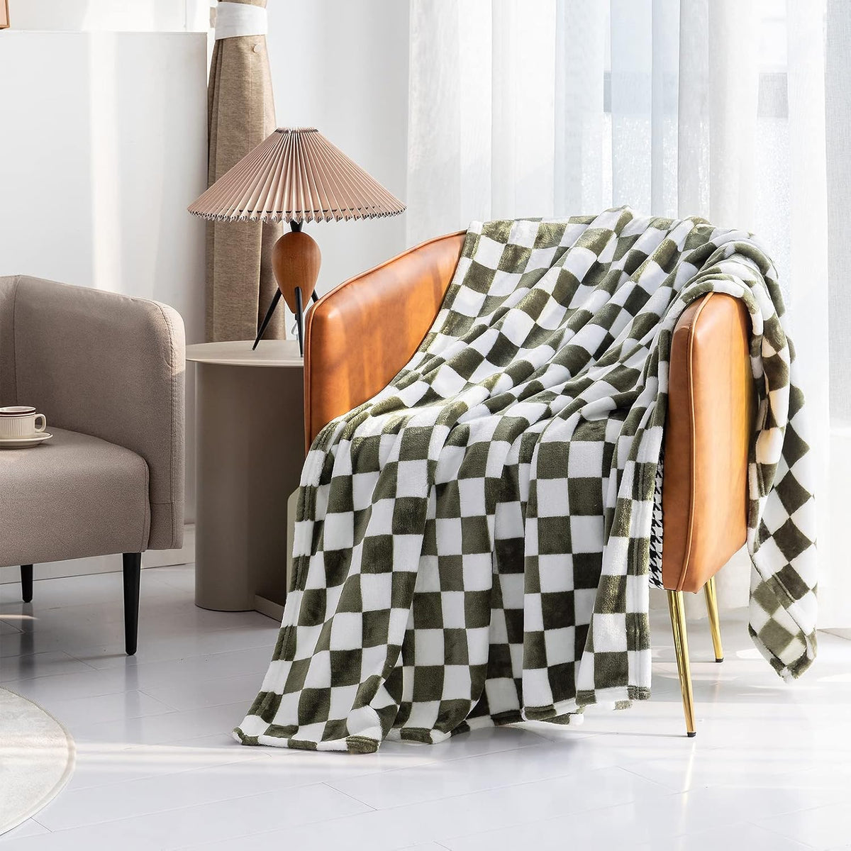 LOMAO Throw Blankets Flannel Blanket with Checkerboard Grid Pattern Soft Throw Blanket for Couch