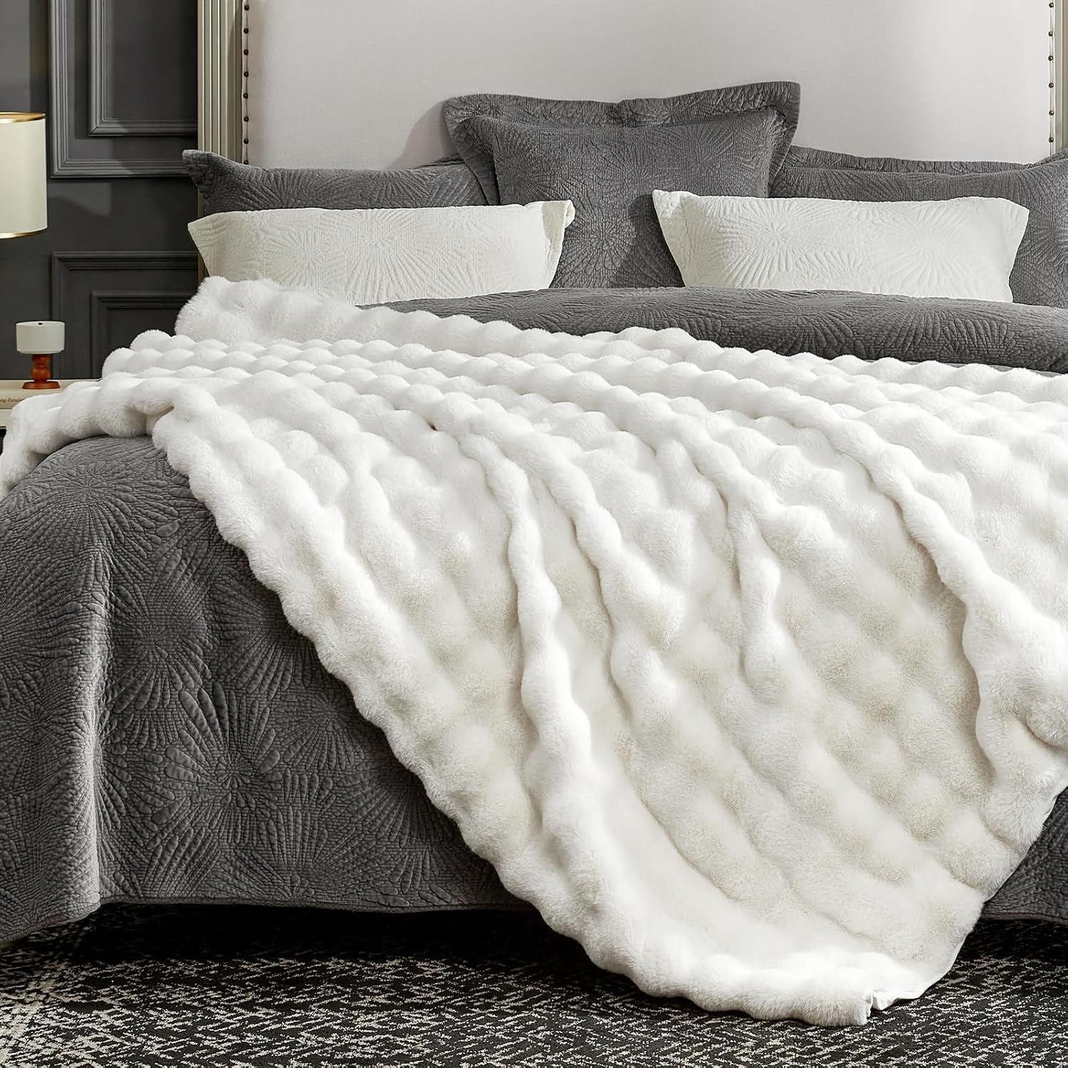 Cozy Bliss Faux Fur Throw Blanket for Couch, Fuzzy Soft Plush Thick Bubble Blanket for Sofa Bedroom