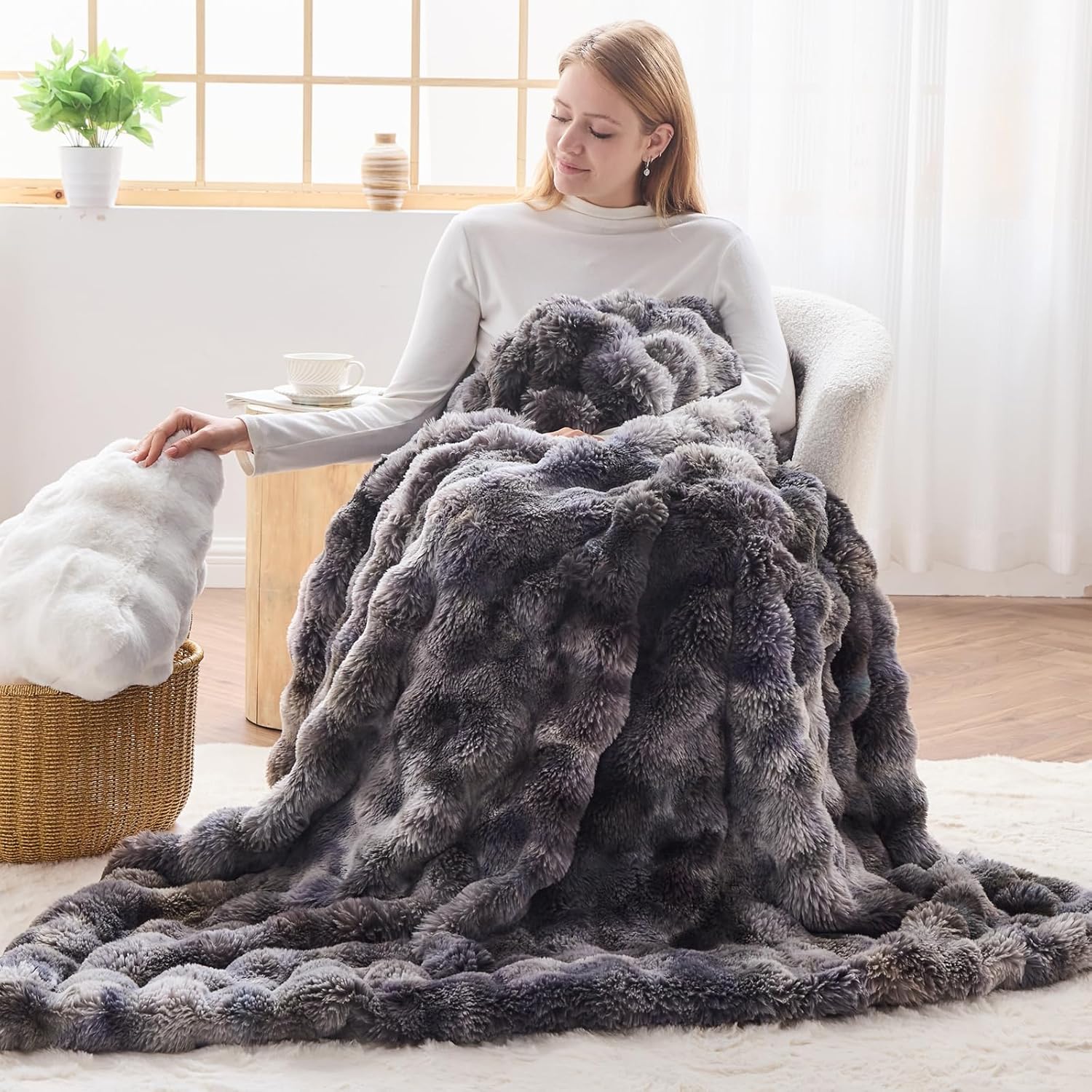 NEWCOSPLAY Faux Fur Twin Blanket Tie-dye Grey Luxury Fluffy Thick Warm Bubble Blanket for Couch
