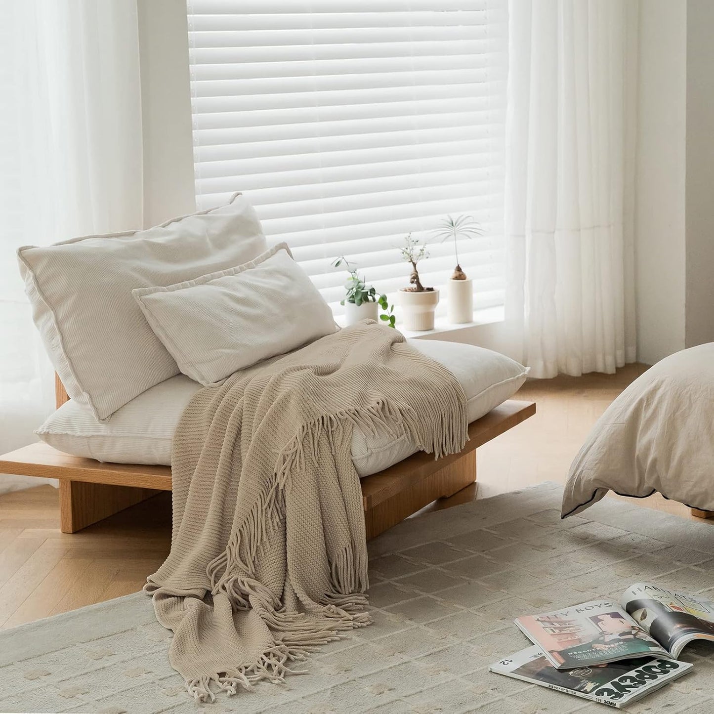 lifein Throw Blanket for Couch, Soft Boho Decor Bed Throw,Cozy Beige Knitted Chenille Small