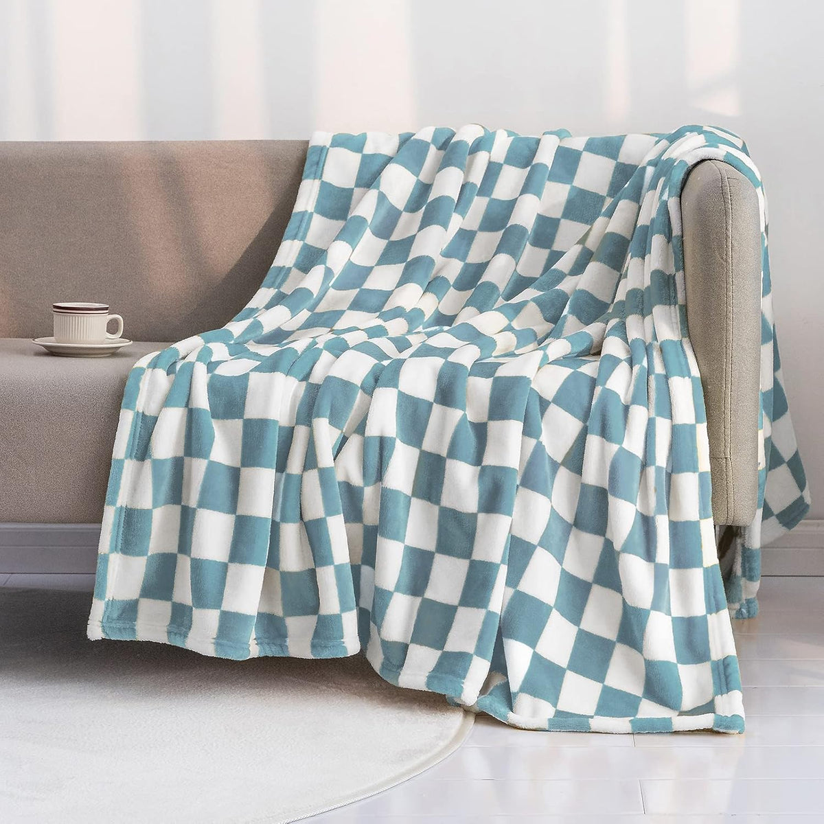 LOMAO Throw Blankets Flannel Blanket with Checkerboard Grid Pattern Soft Throw Blanket for Couch