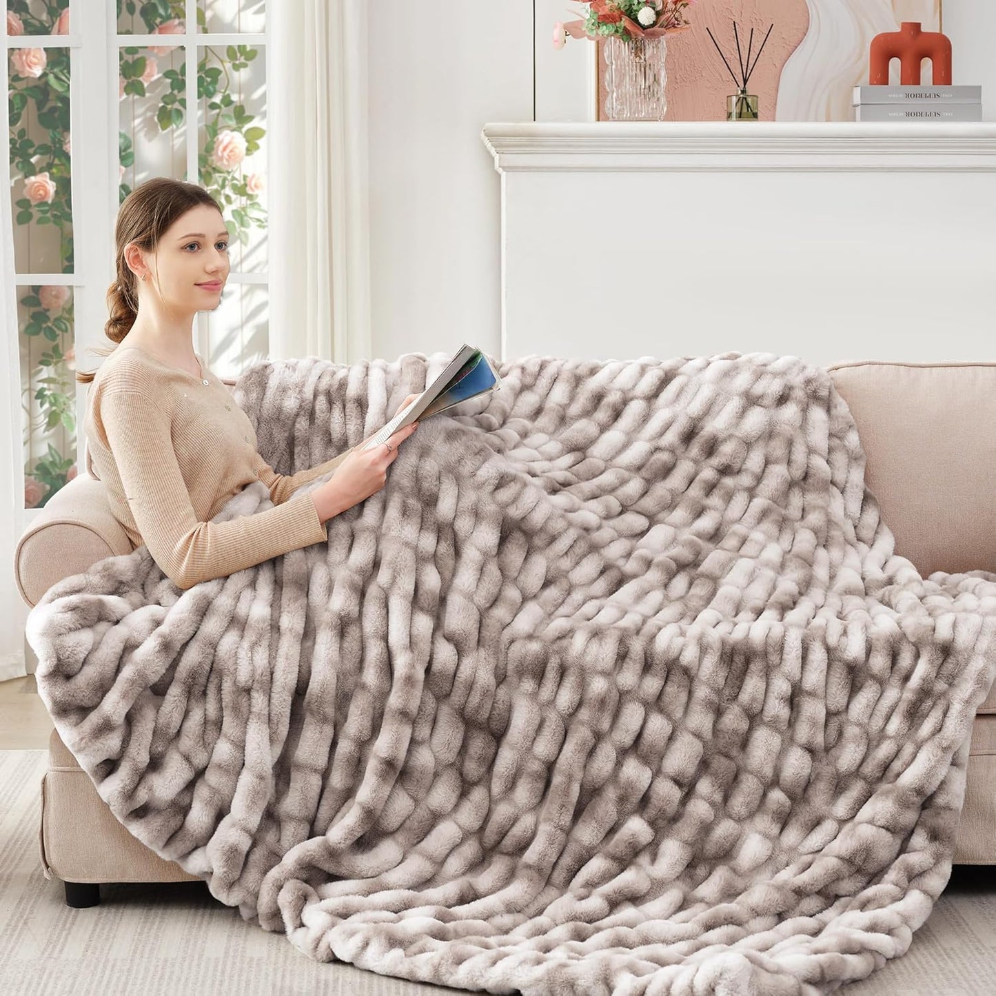 Touchat Ruched Faux Rabbit Fur Blanket, 700 GSM Luxury Dual-Sided Soft Cozy Blanket, Fuzzy Fluffy