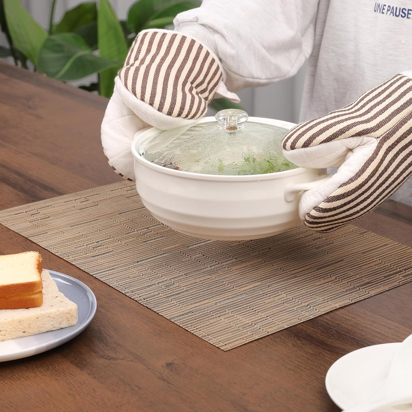 Myir JUN Placemats Set of 6, Vinyl Woven Placemats Place Mats Indoor Washable Table Mats Non-Slip
