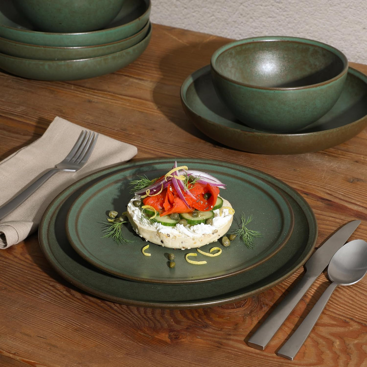 Gibson Elite Beckett Stoneware Matte Reactive Glaze 16 Piece (Service for 4) Plates and Bowls