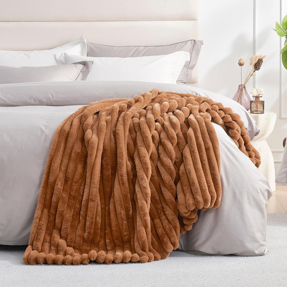 Amélie Home Faux Fur Throw Blanket for Couch, Cozy Fuzzy Fluffy Fur Luxurious Soft Striped Plush